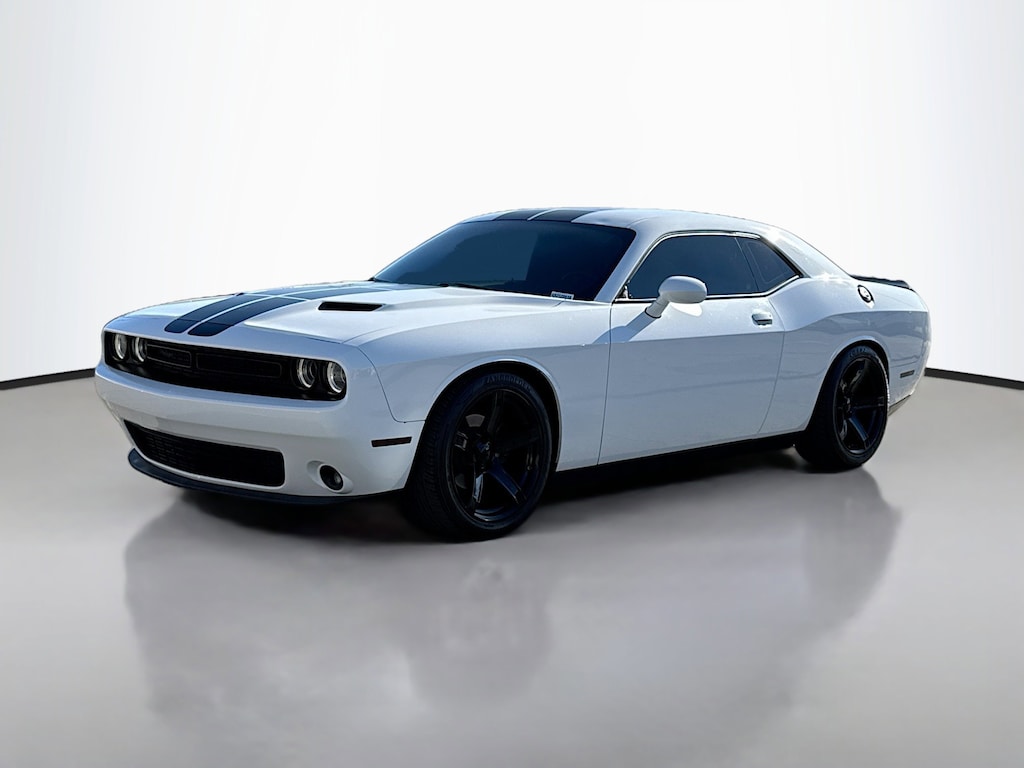 Certified 2022 Dodge Challenger SXT 2dr Car