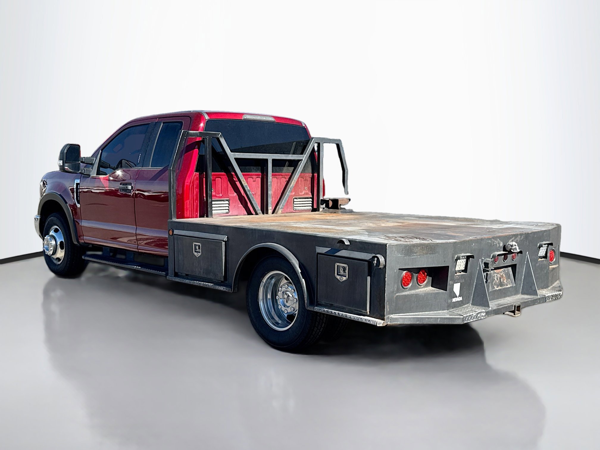 2017 Ford F-350 XLT photo 2