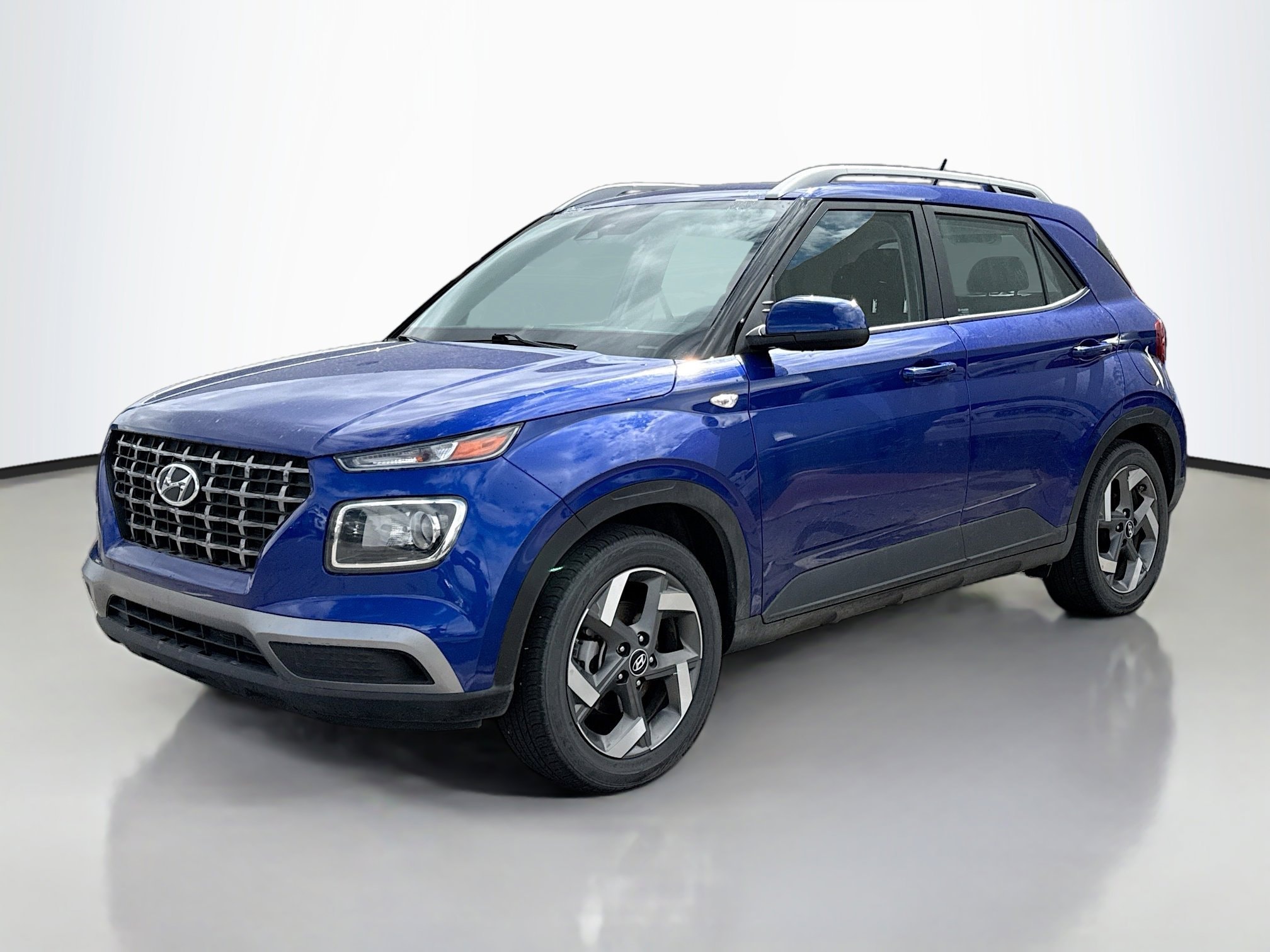 Used 2025 Hyundai Venue SEL with VIN KMHRC8A35SU359339 for sale in Fernley, NV