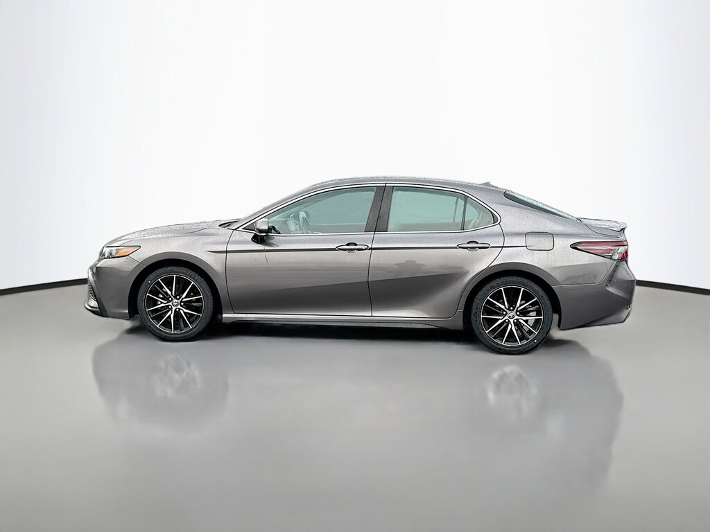 Used 2022 Toyota Camry SE 4dr Car