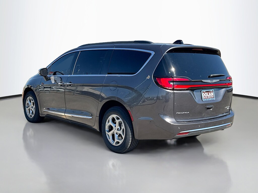 Used 2023 Chrysler Pacifica Limited Mini-van, Passenger
