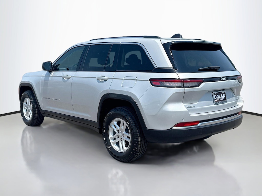 Used 2024 Jeep Grand Cherokee Laredo Sport Utility