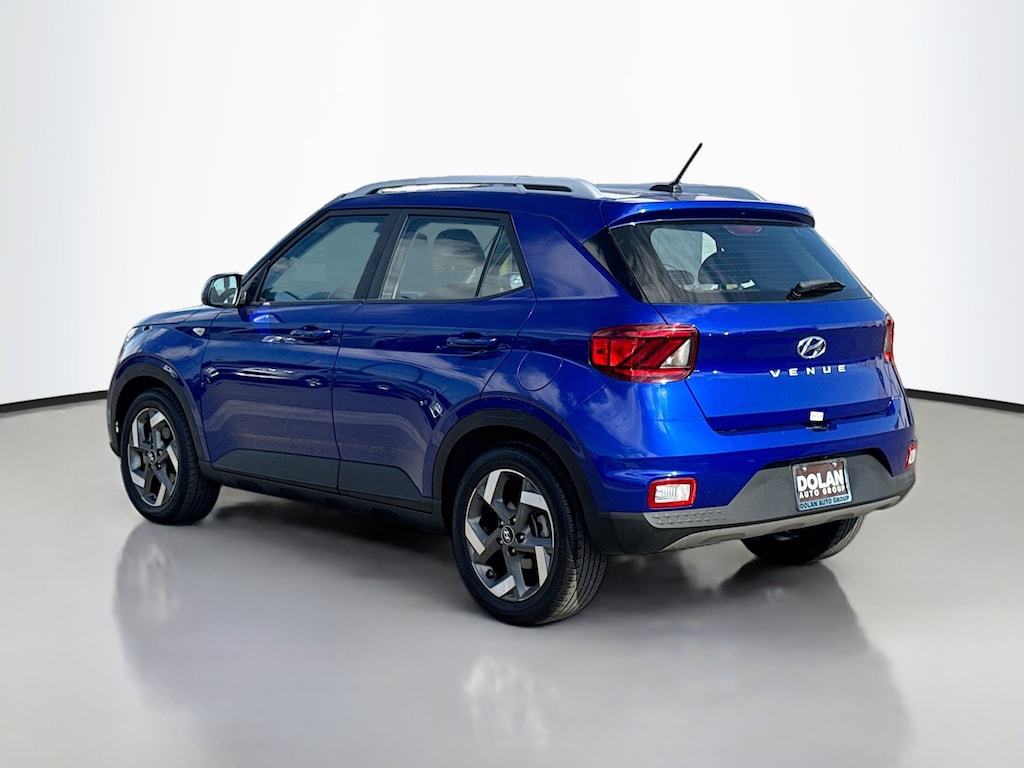 Used 2025 Hyundai Venue SEL Sport Utility