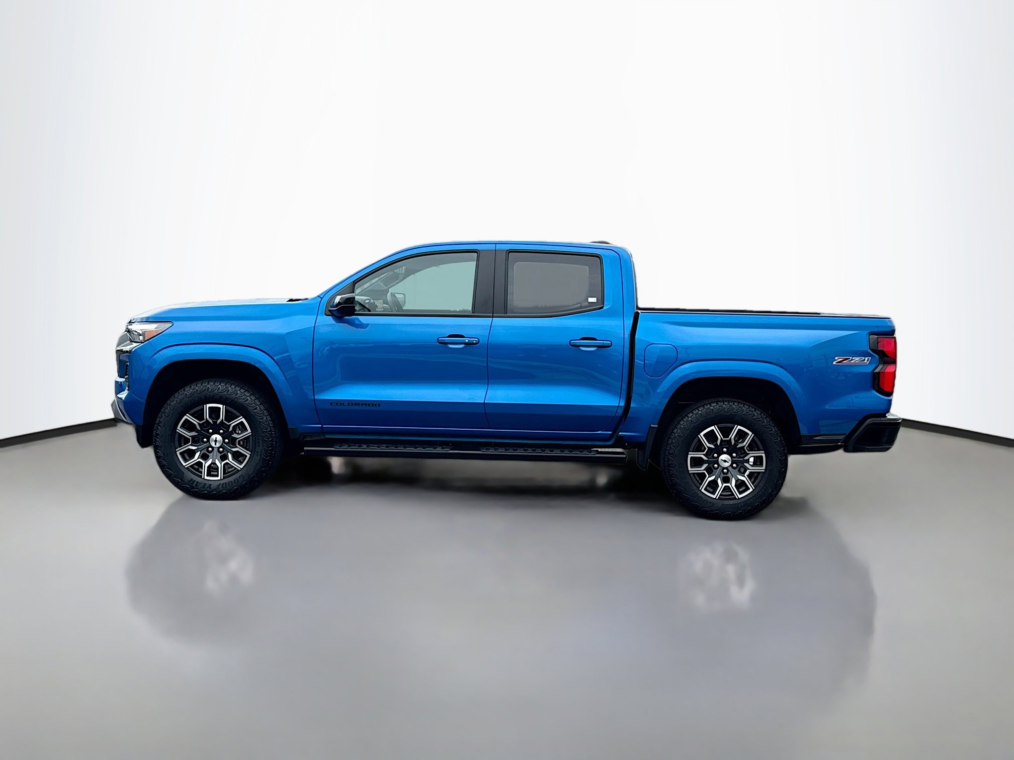 2024 Chevrolet Colorado Z71 photo 3
