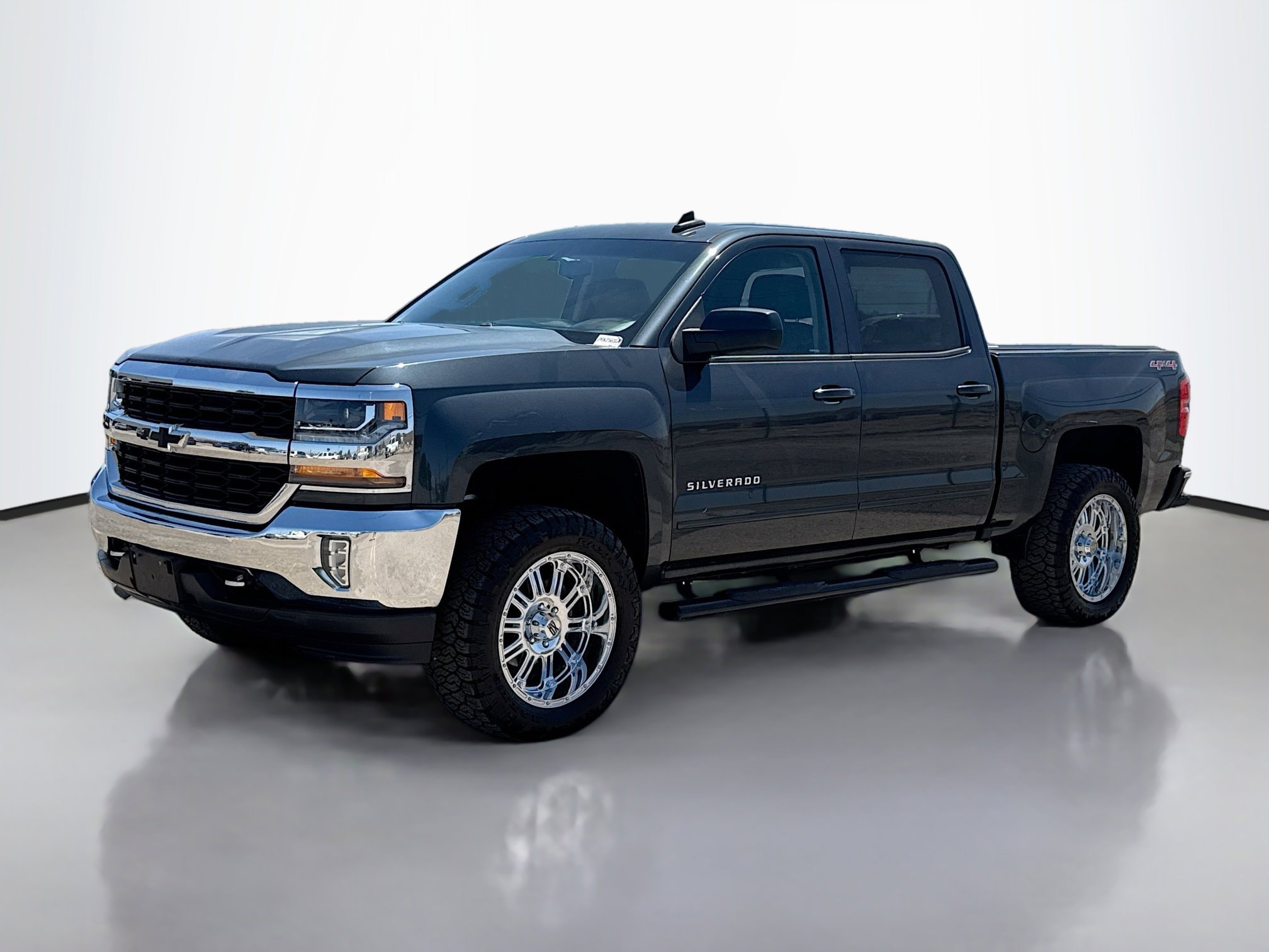 Used 2017 Chevrolet Silverado 1500 LT with VIN 3GCUKREH6HG452380 for sale in Fernley, NV