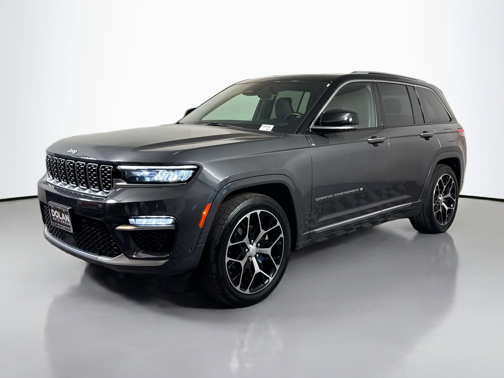 2022 Jeep Grand Cherokee Summit Sport photo 4