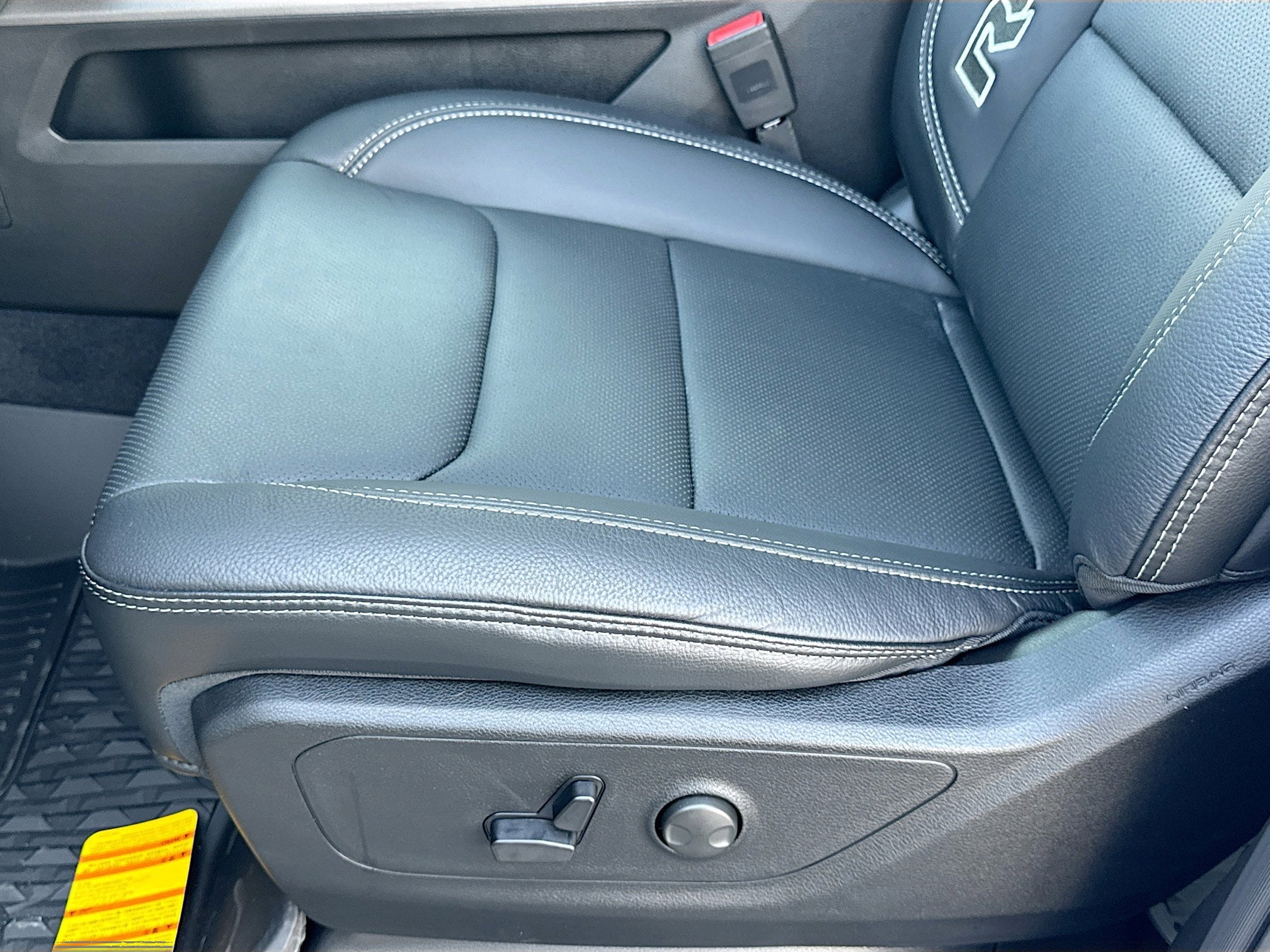 2026 RAM 1500 Rebel - Photo 32