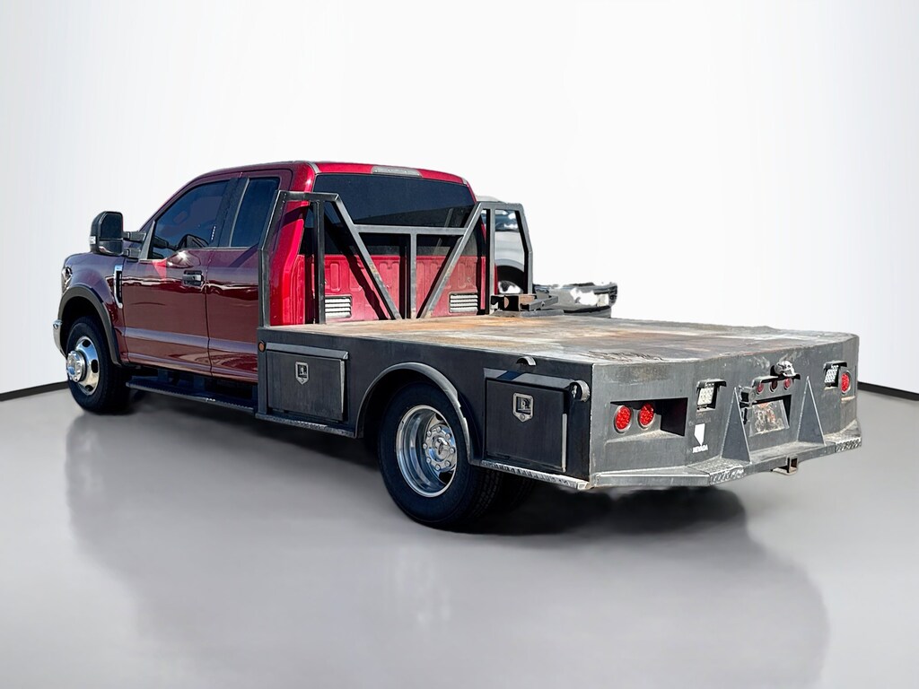 Used 2017 Ford F-350 Chassis  Extended Cab Chassis-Cab