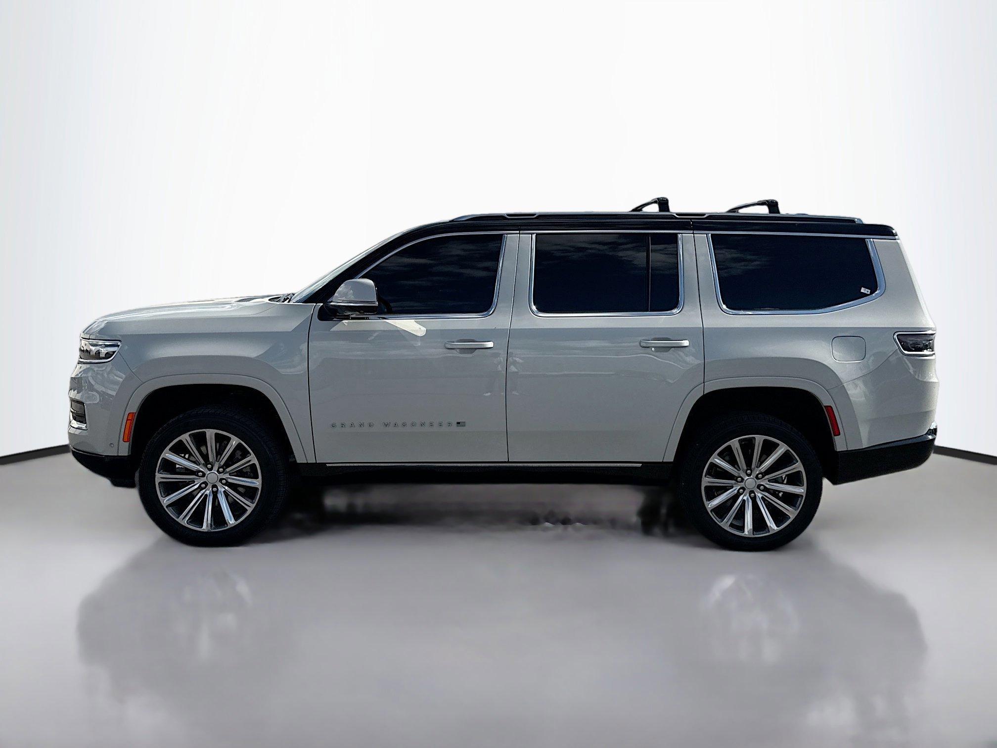 2022 Jeep Grand Wagoneer II photo 2
