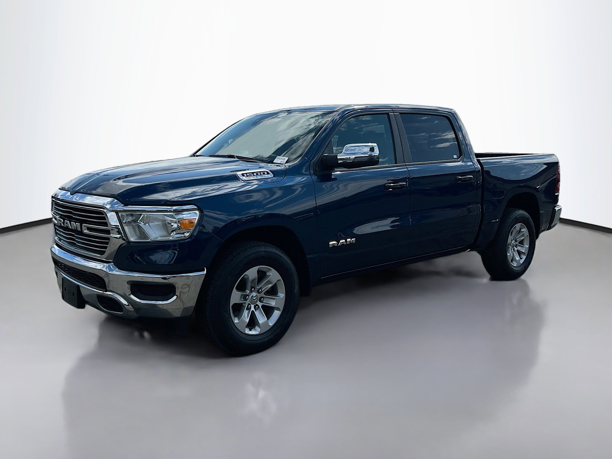 2023 Ram 1500 Laramie photo 3