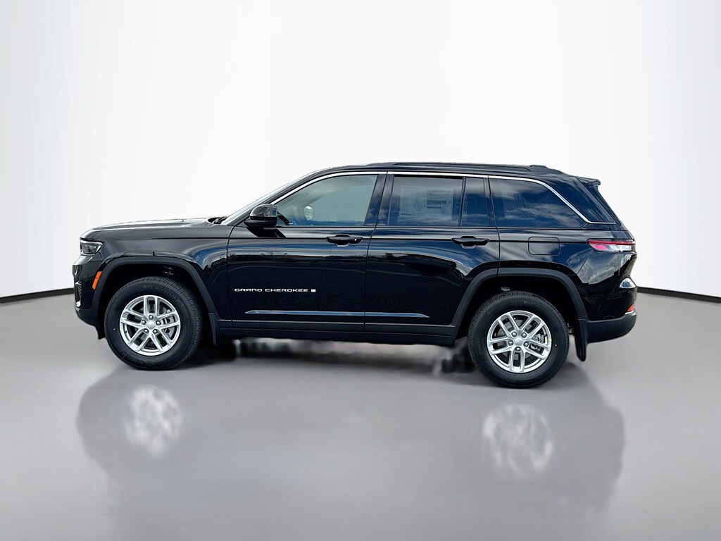 New 2026 Jeep Grand Cherokee Laredo Sport Utility