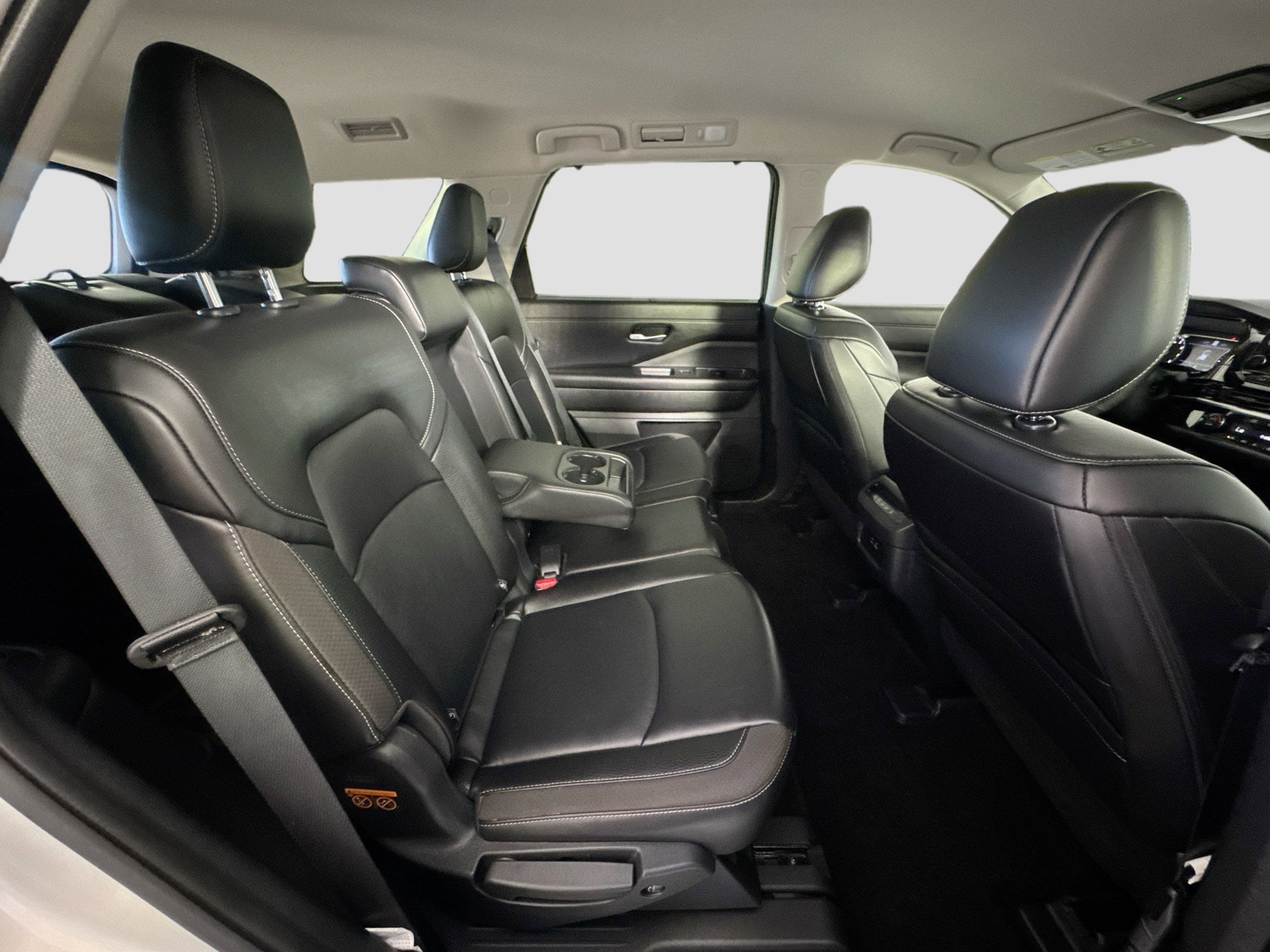 2025 Nissan Pathfinder SL - Photo 28