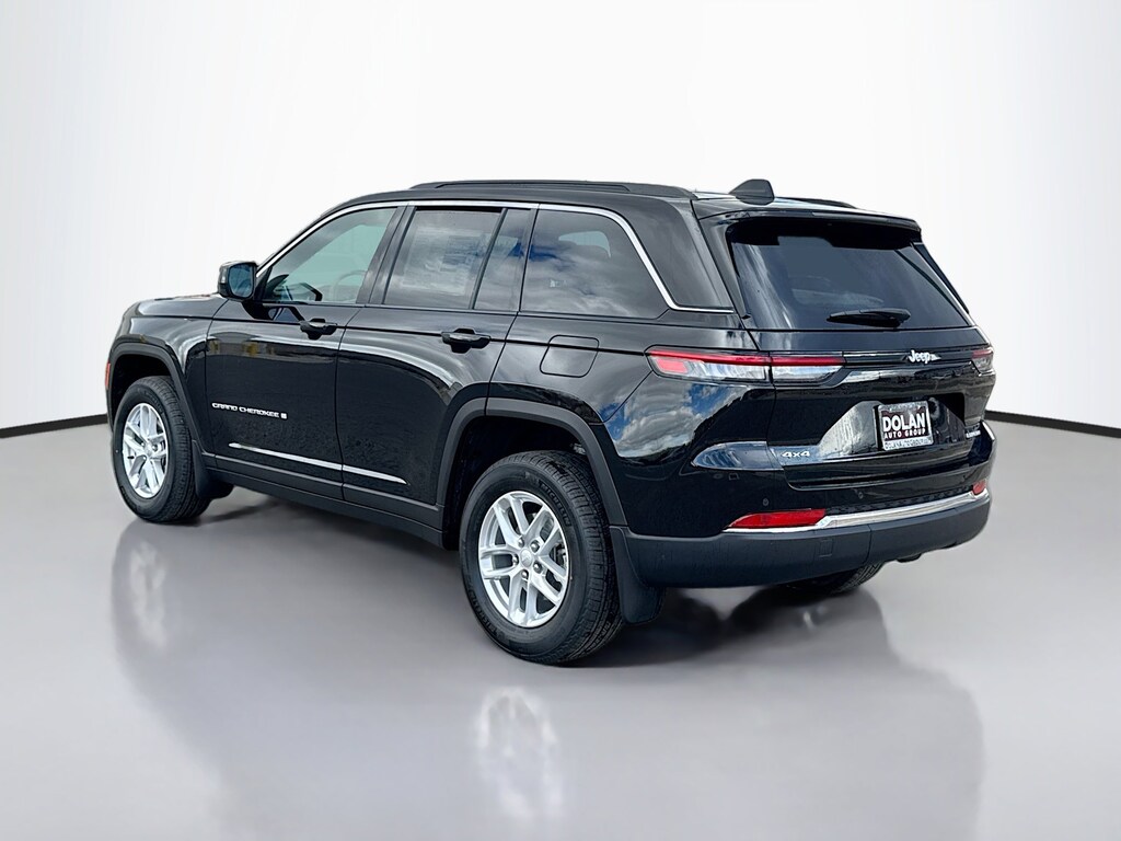 New 2026 Jeep Grand Cherokee Laredo Sport Utility