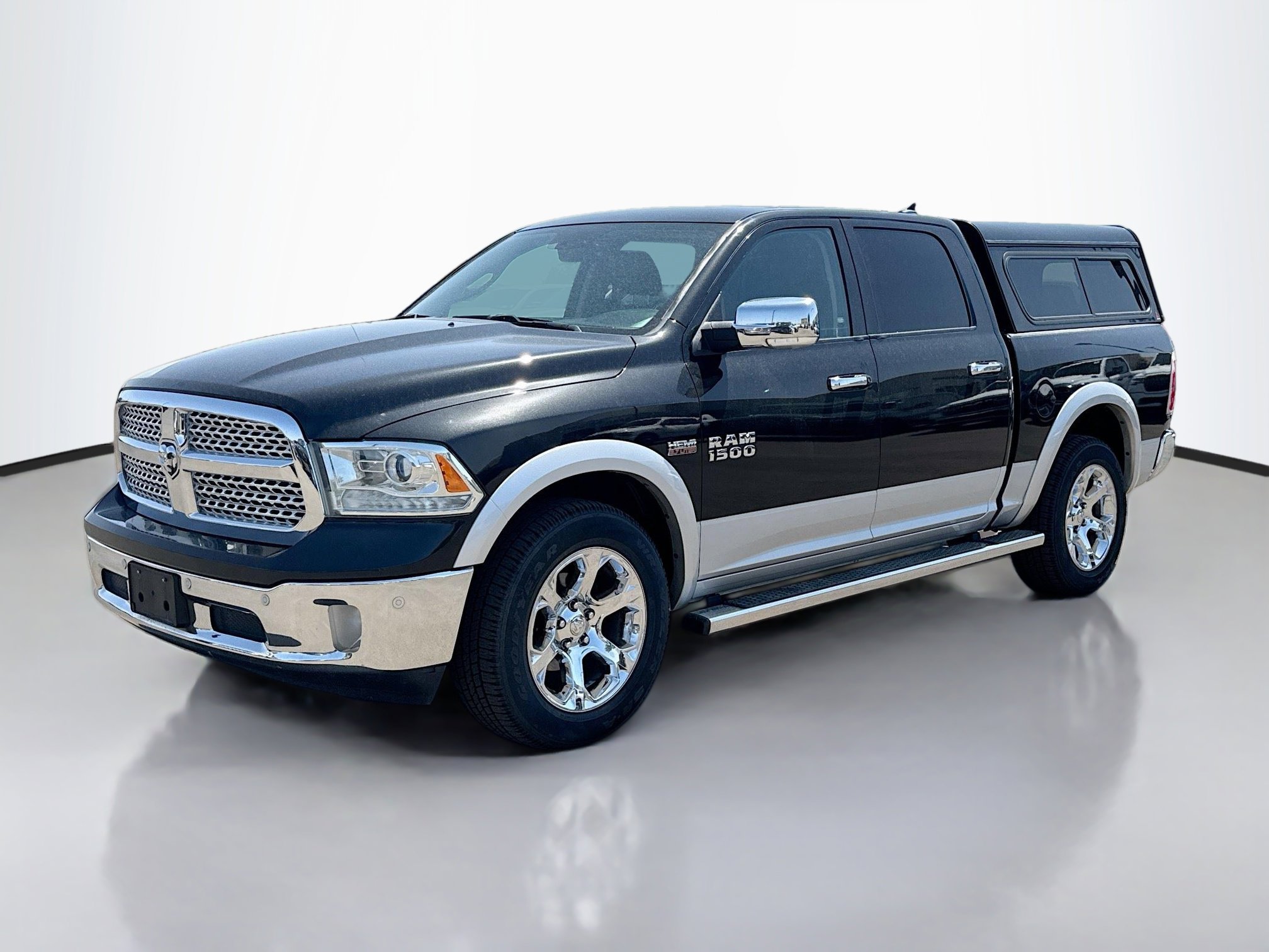 Used 2018 RAM Ram 1500 Pickup Laramie with VIN 1C6RR7NT2JS214378 for sale in Fernley, NV