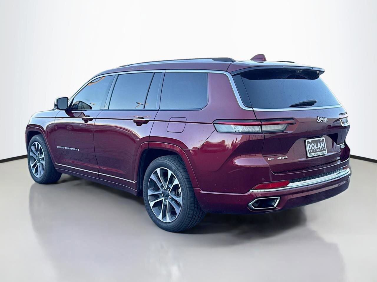 2022 Jeep Grand Cherokee Overland Sport photo 2