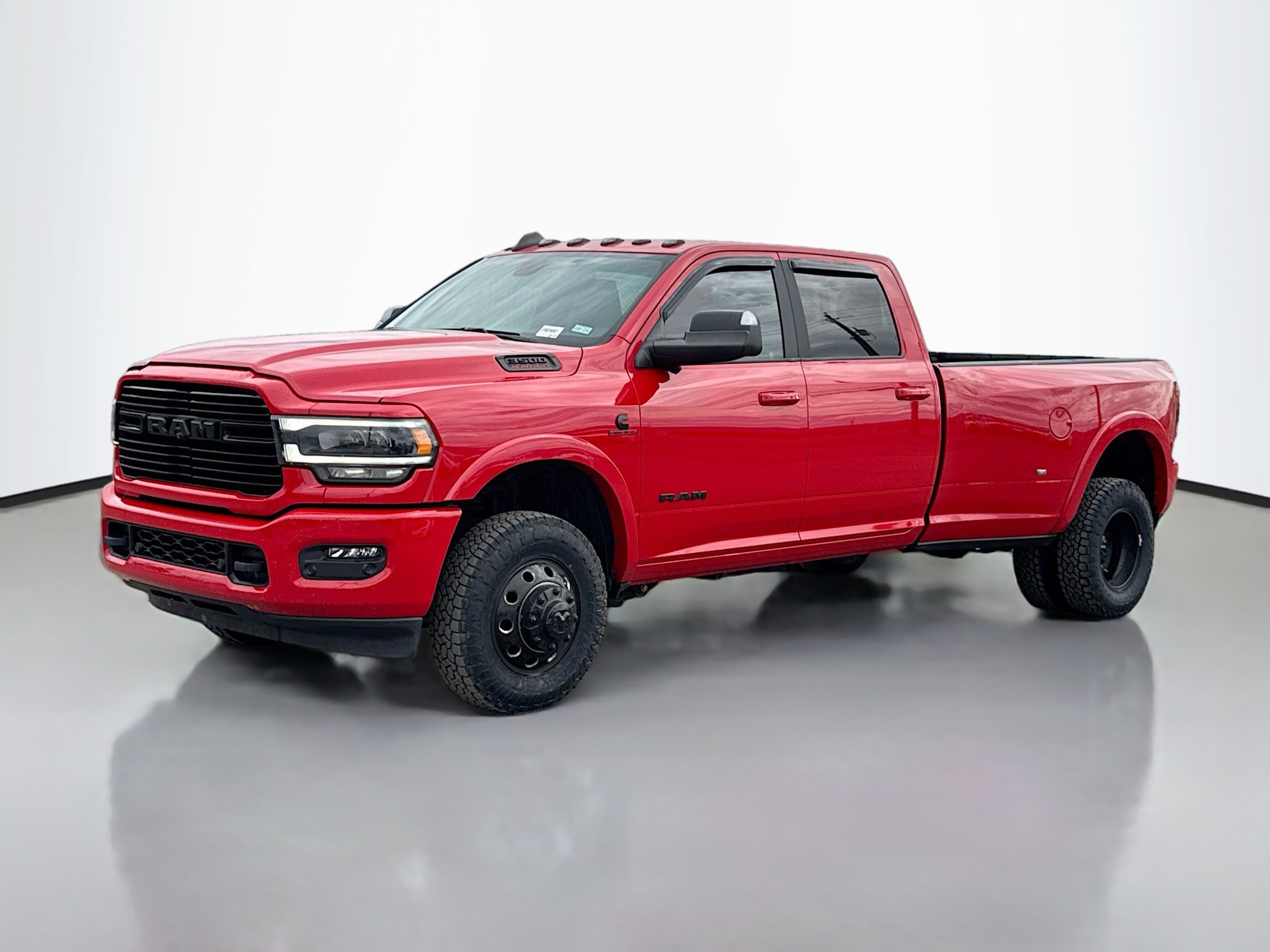 2022 Ram 3500 Laramie photo 4