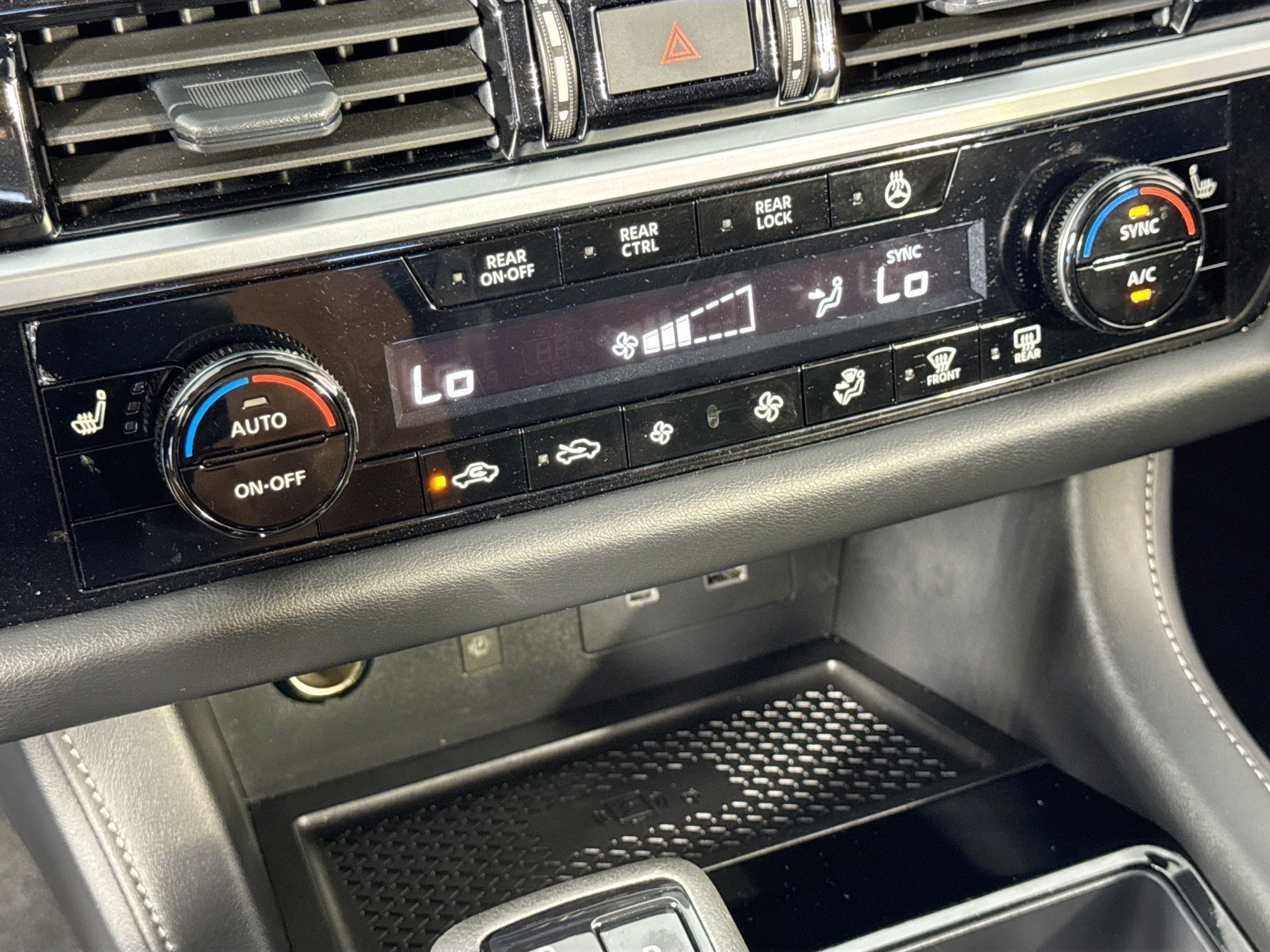 2025 Nissan Pathfinder SL - Photo 23