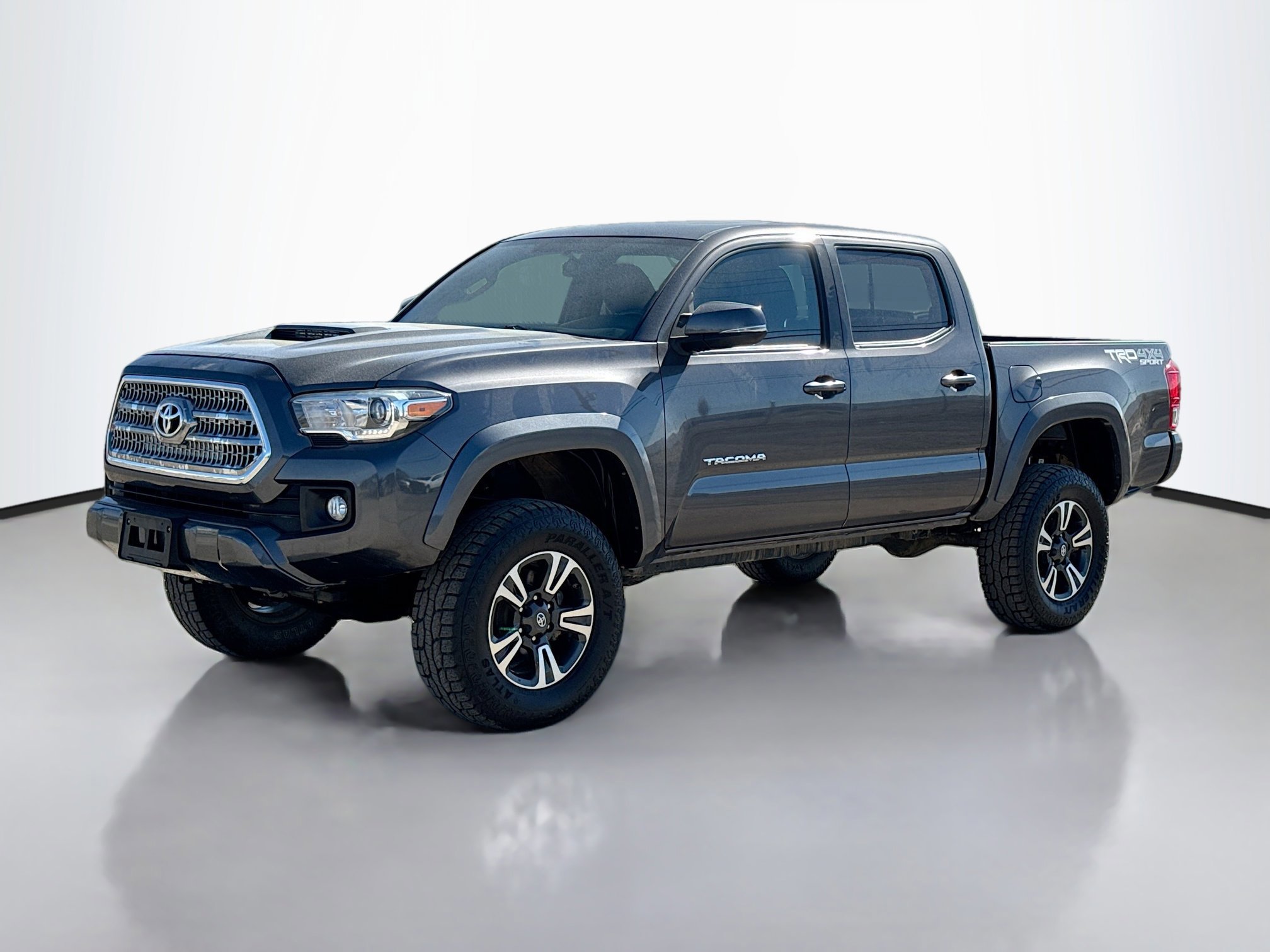 2017 Toyota Tacoma TRD Sport V6 photo 4