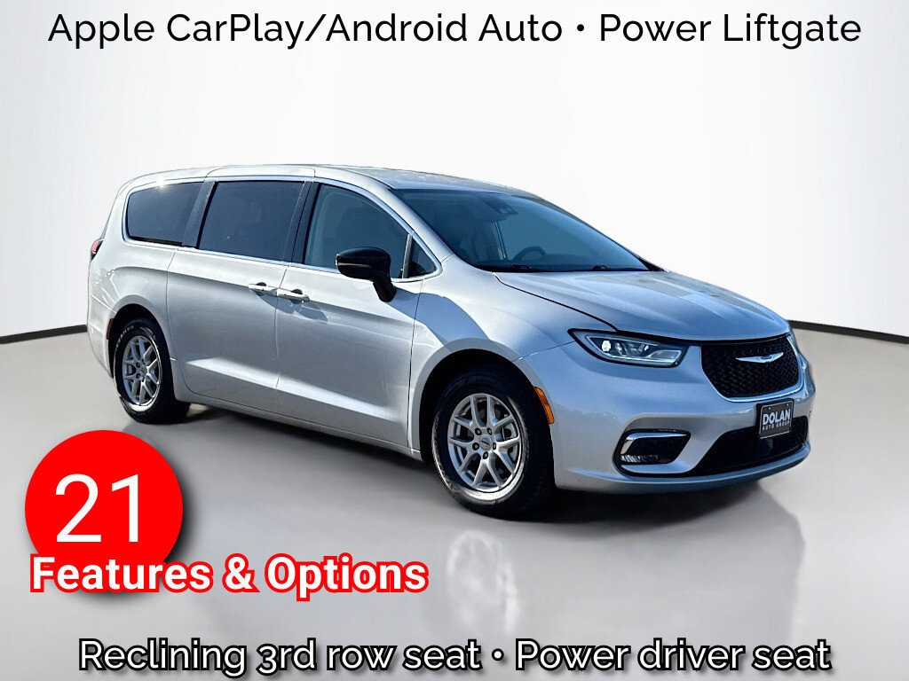 2024 Chrysler Pacifica Touring L's photo