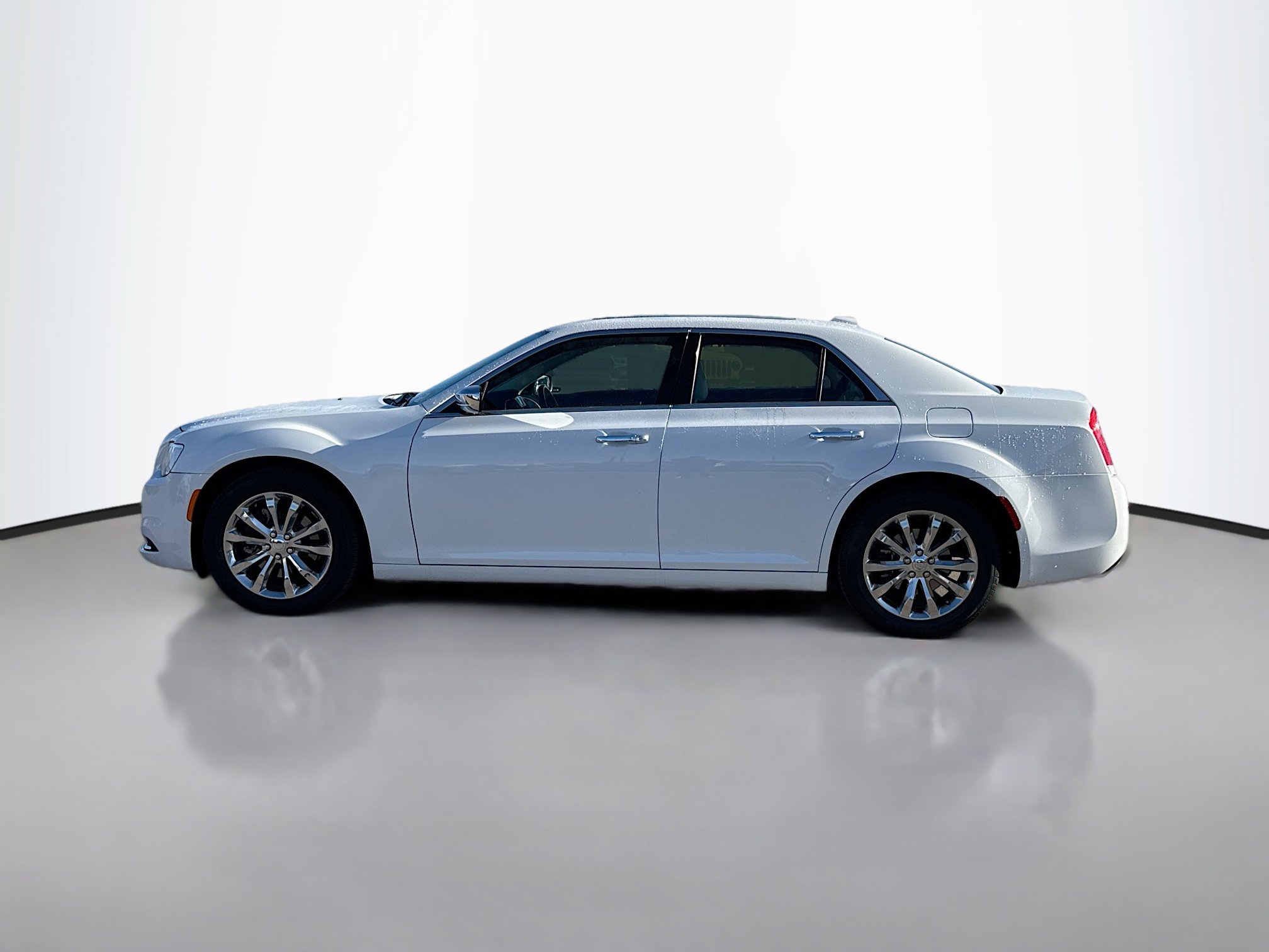 2017 Chrysler 300 C Base photo 3