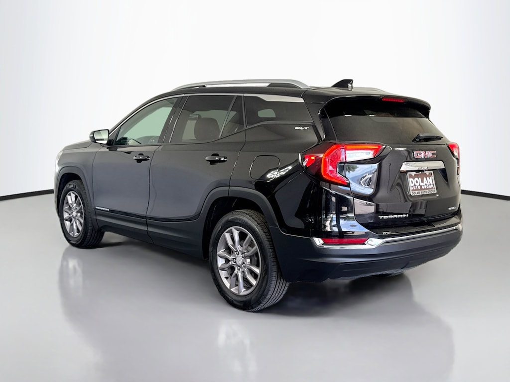 Used 2024 GMC Terrain SLT Sport Utility