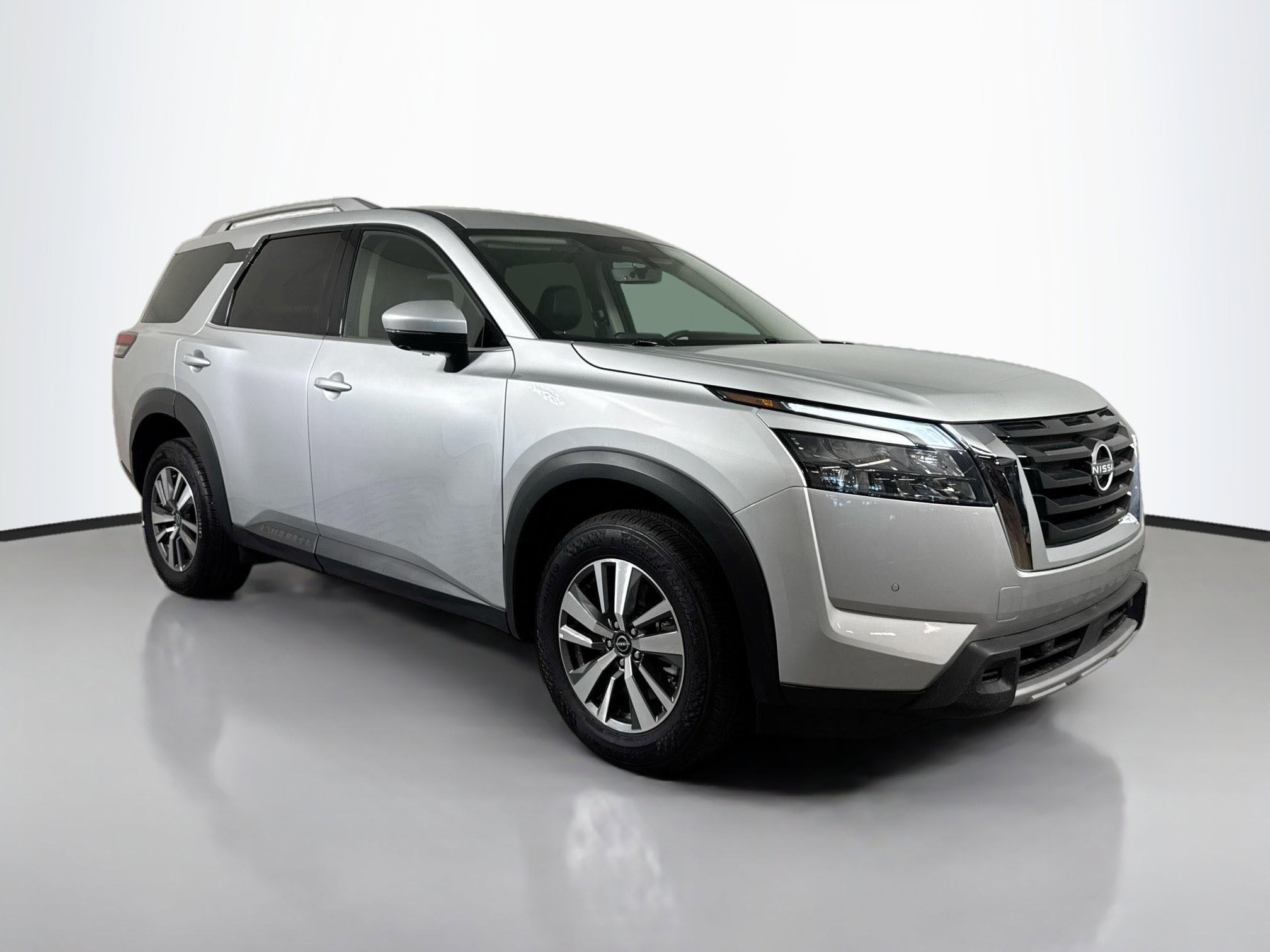 2025 Nissan Pathfinder SL - Photo 12