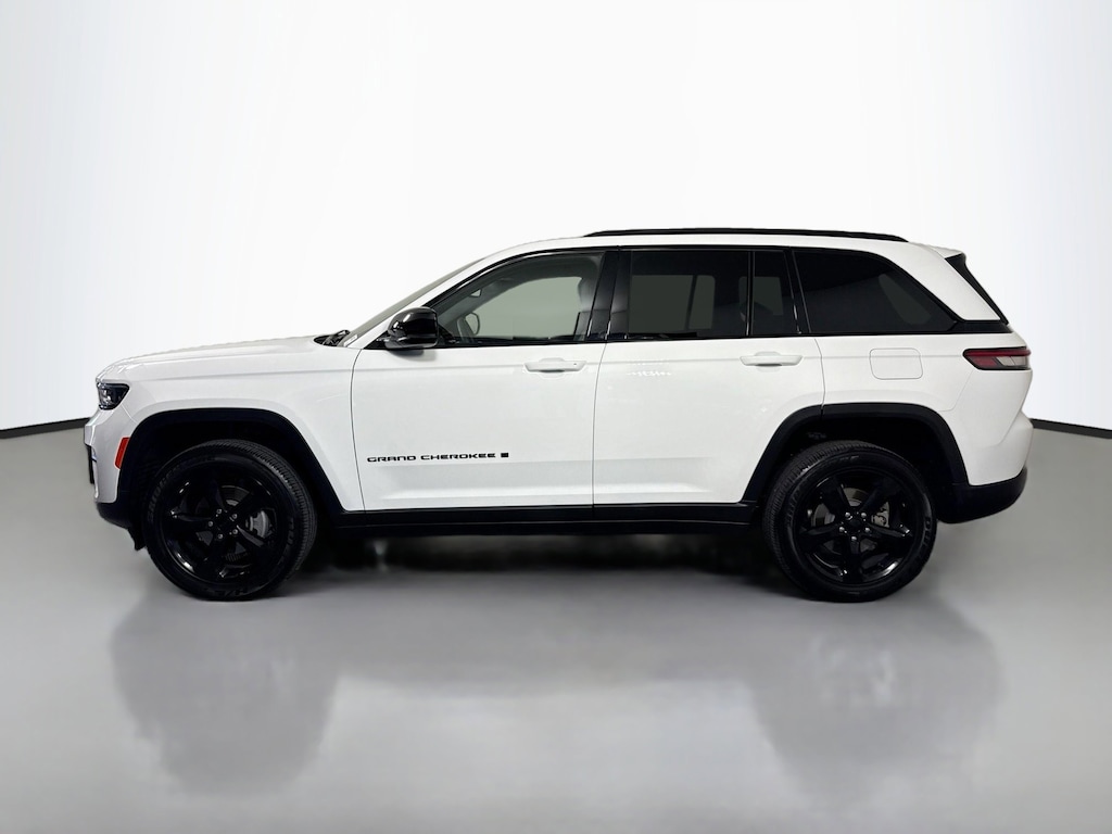 Used 2023 Jeep Grand Cherokee Laredo Sport Utility