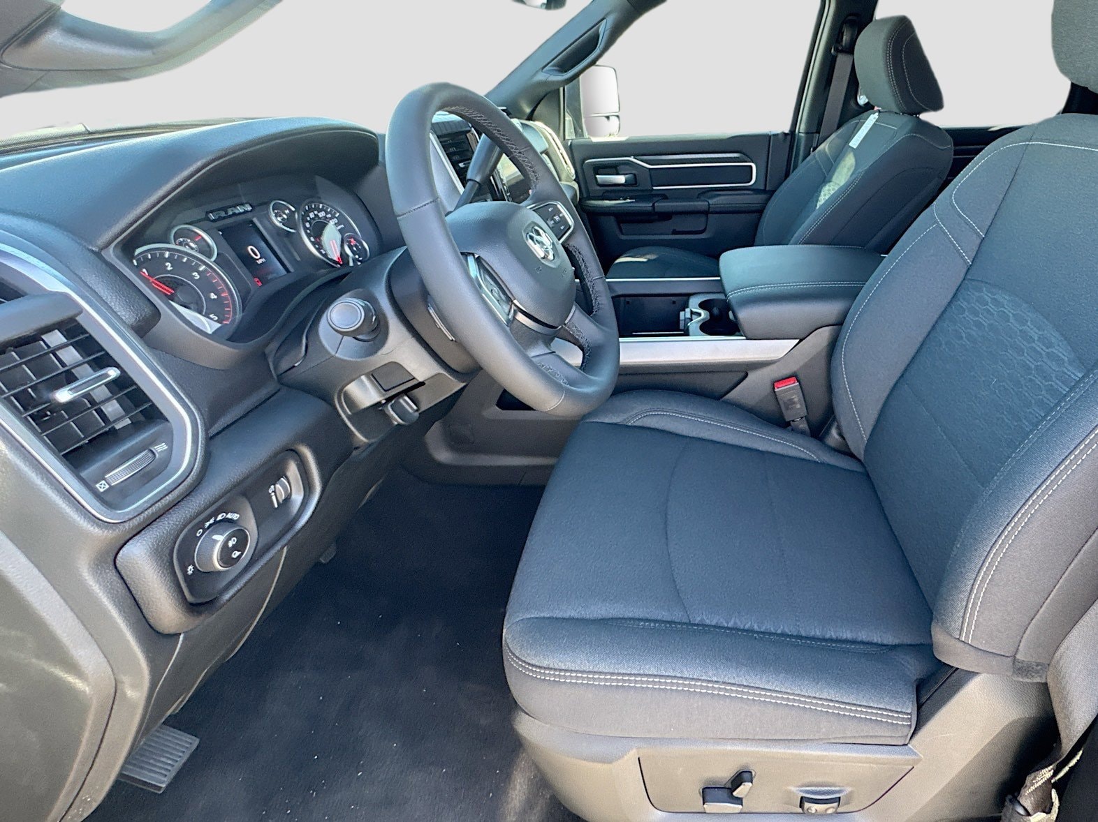 2026 RAM 2500 Big Horn - Photo 10