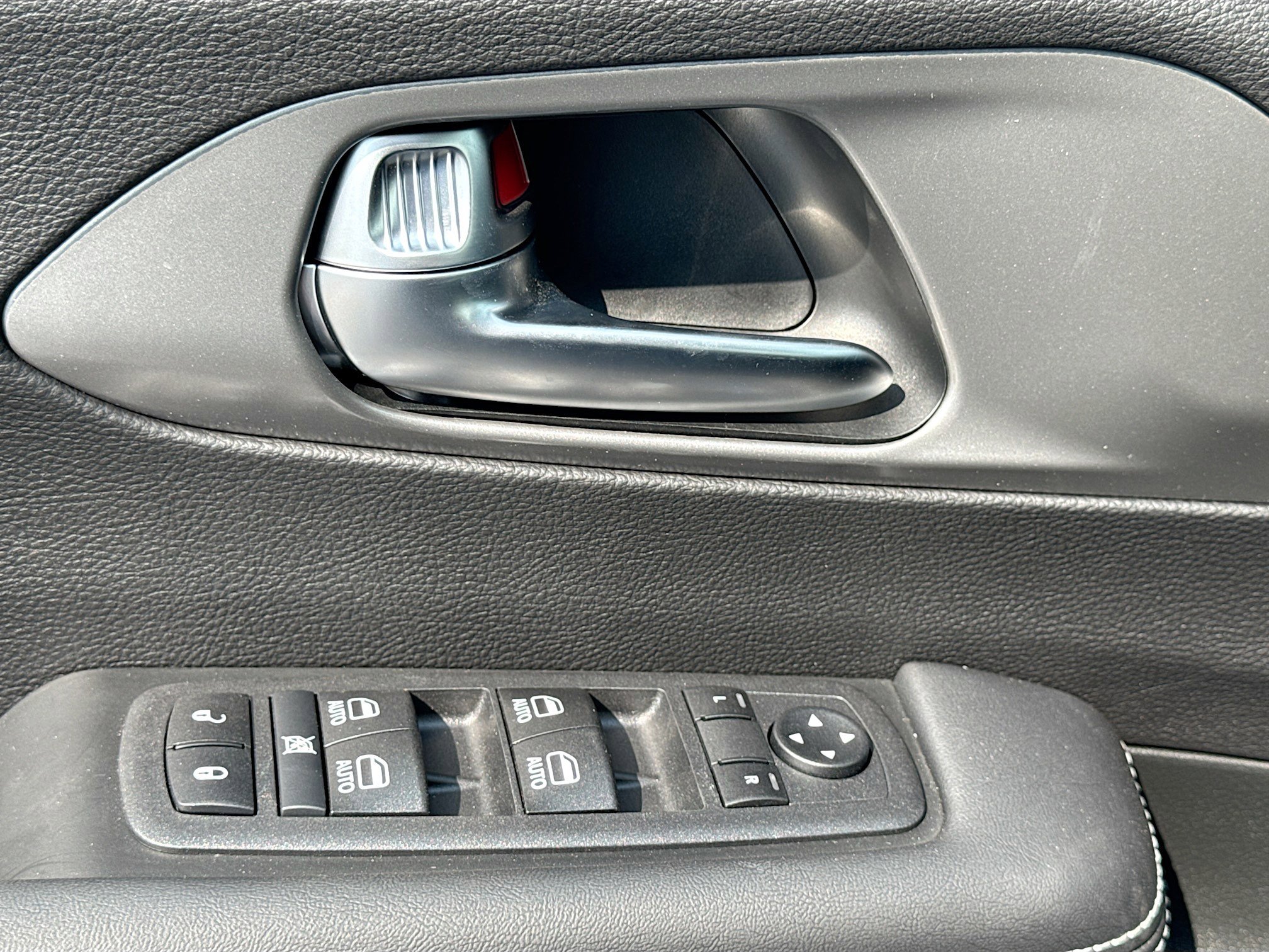 2026 Chrysler Voyager LX - Photo 21