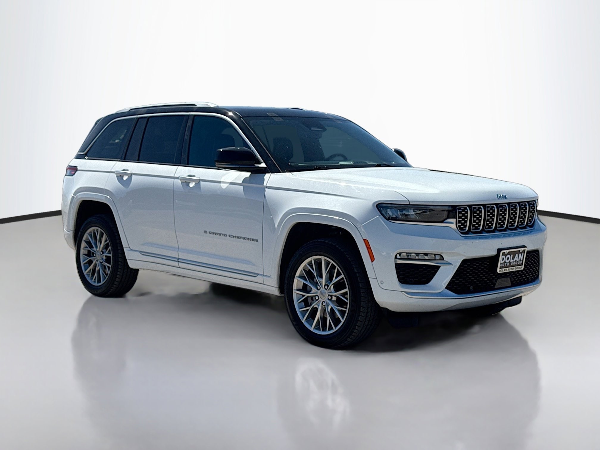 2022 Jeep Grand Cherokee Summit Reserve 4xe 4x4's photo