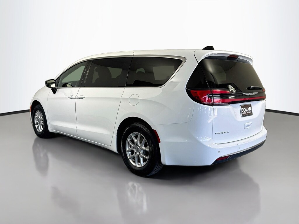 Used 2025 Chrysler Pacifica Select Mini-van, Passenger