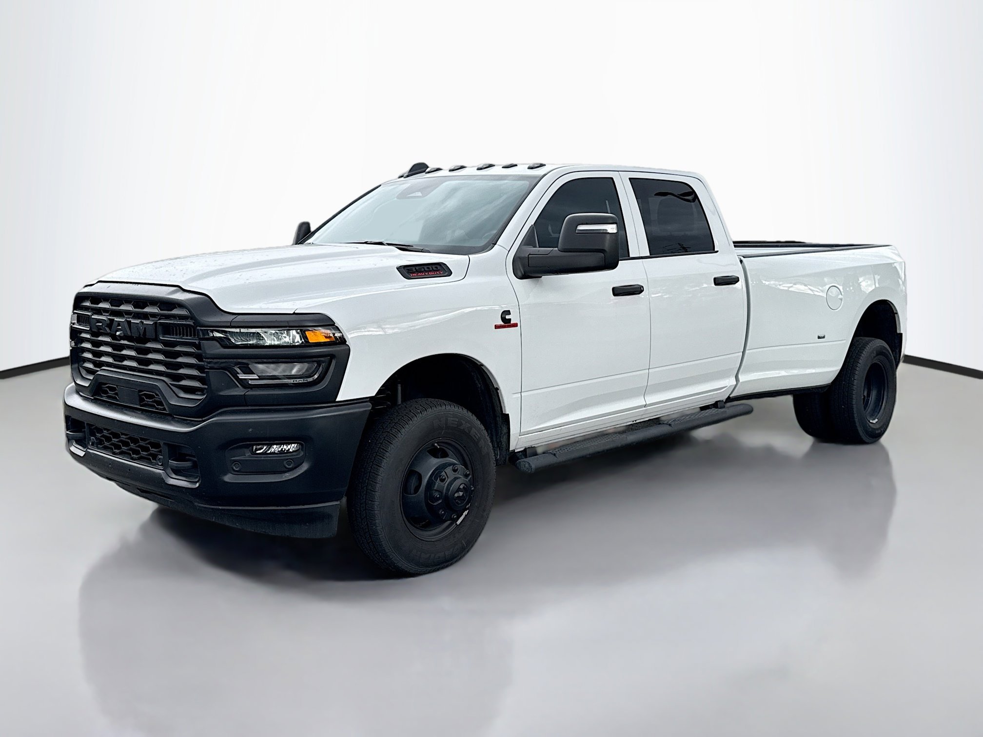 2025 Ram 3500 Tradesman photo 2