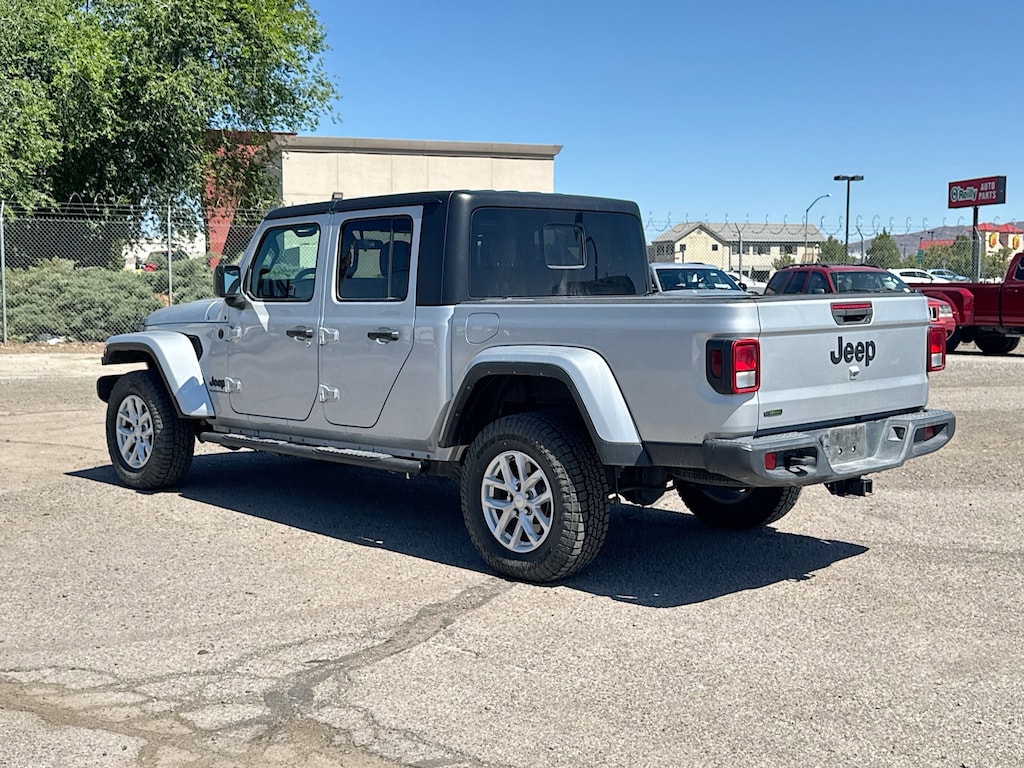 Used 2023 Jeep Gladiator Sport Crew Cab Pickup