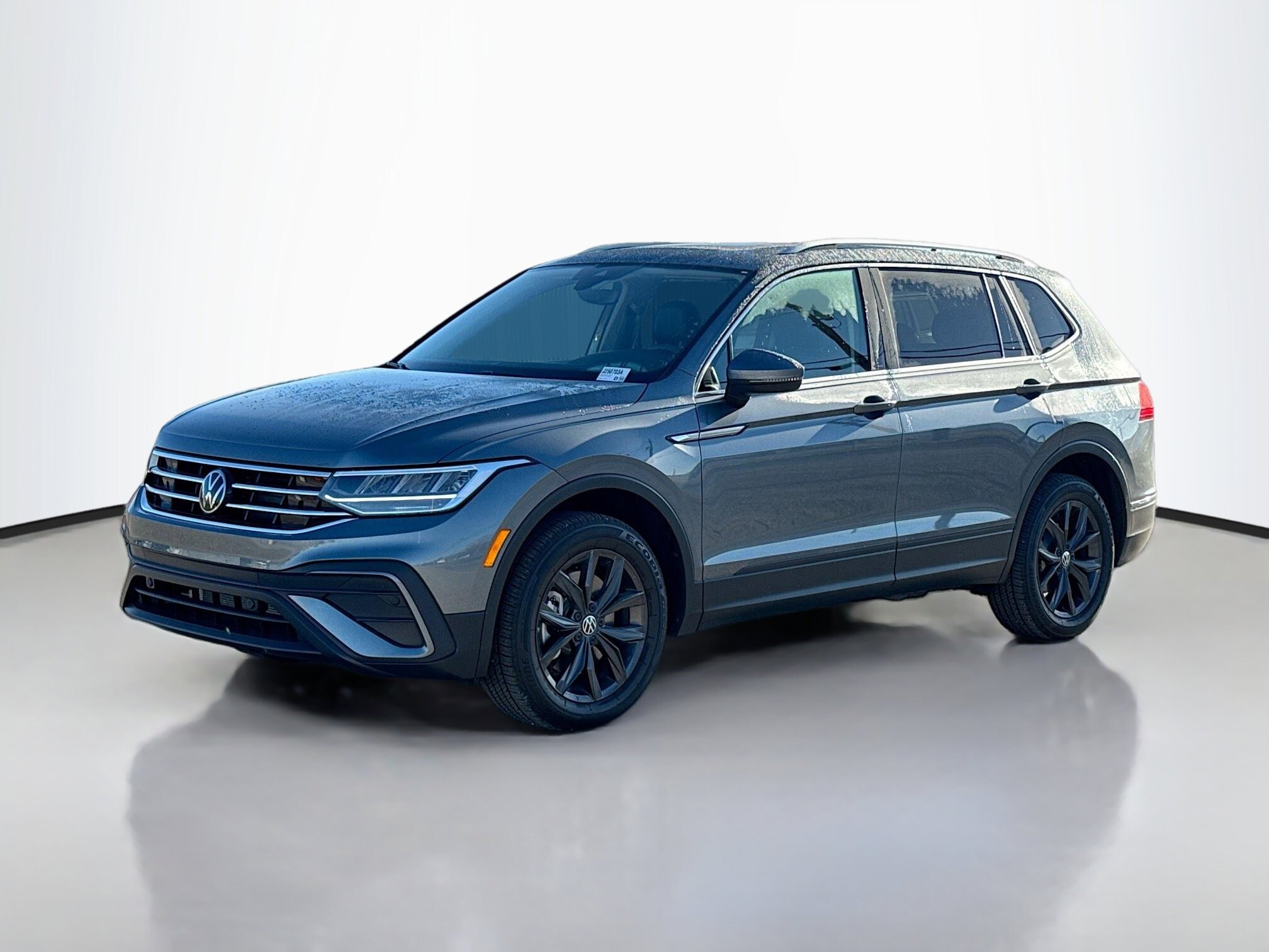 2024 Volkswagen Tiguan SE Sport photo 2