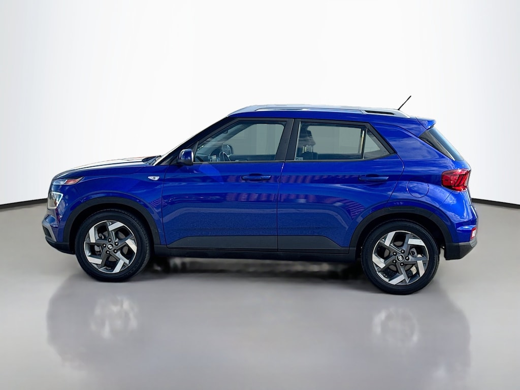 Used 2025 Hyundai Venue SEL Sport Utility