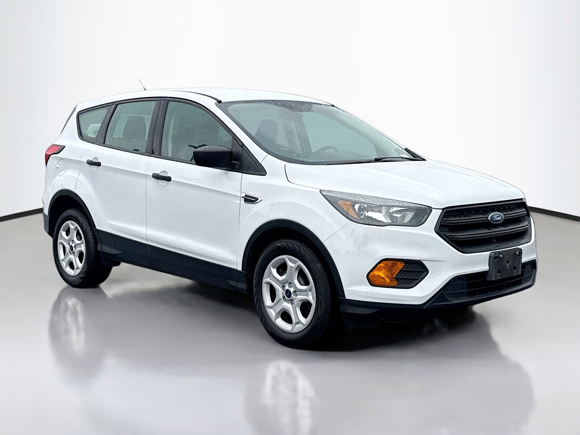 2019 Ford Escape S's photo