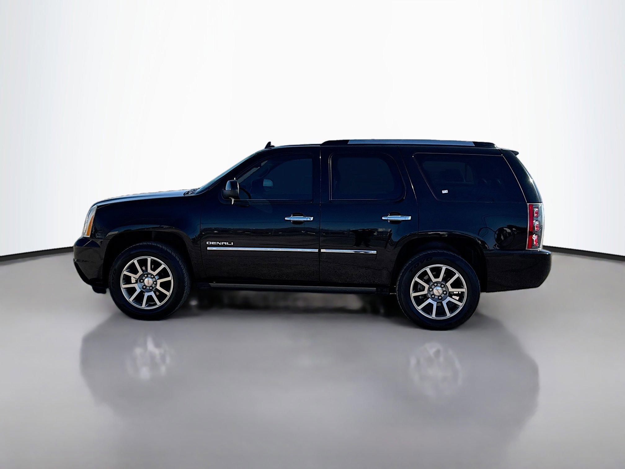 Used 2012 GMC Yukon Denali with VIN 1GKS2EEF2CR115619 for sale in Fernley, NV