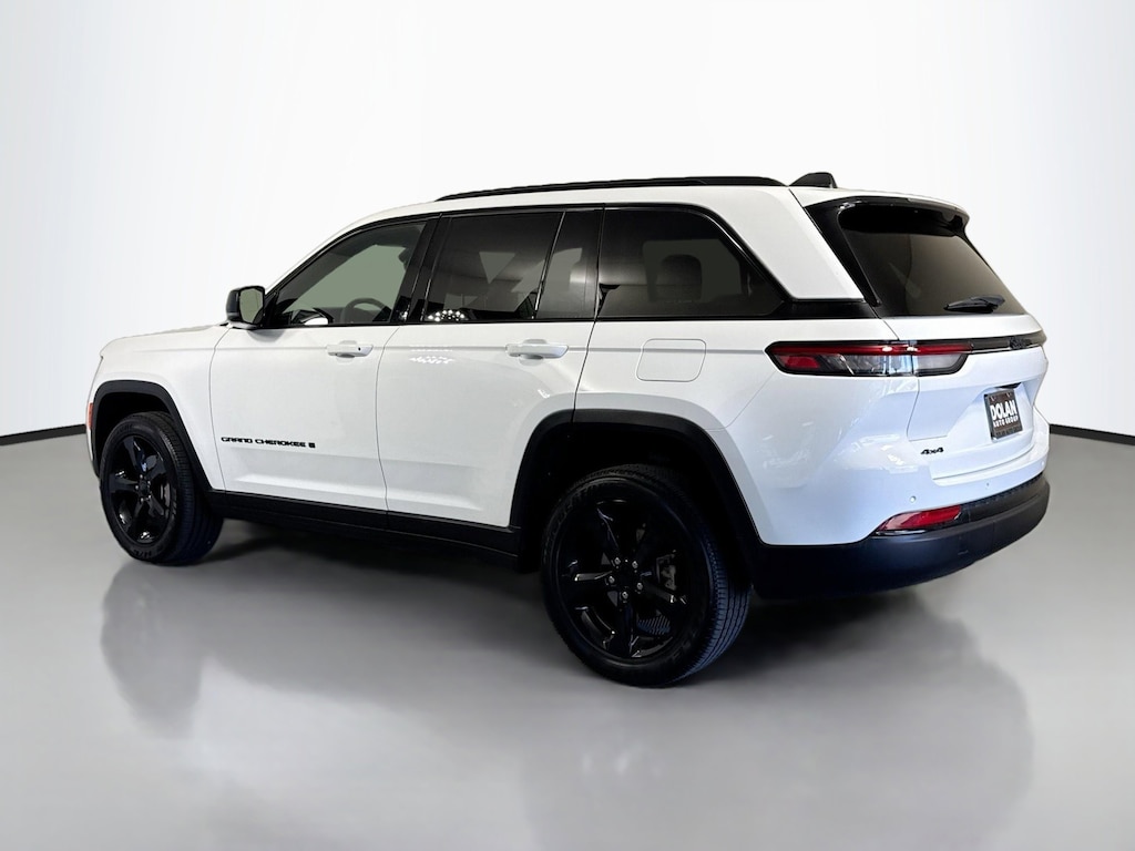 Used 2023 Jeep Grand Cherokee Laredo Sport Utility