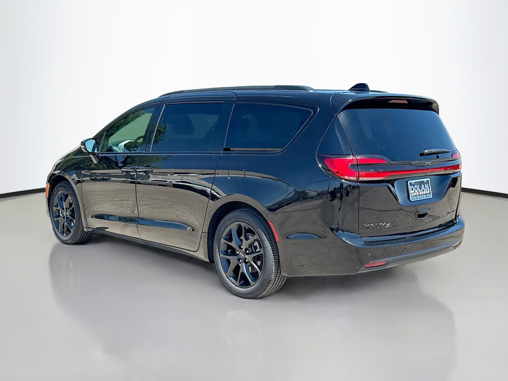 Used 2025 Chrysler Pacifica Limited Mini-van, Passenger