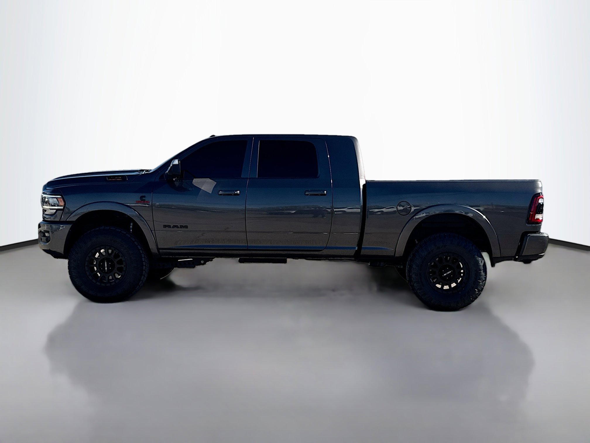 2022 Ram 2500 Laramie photo 3