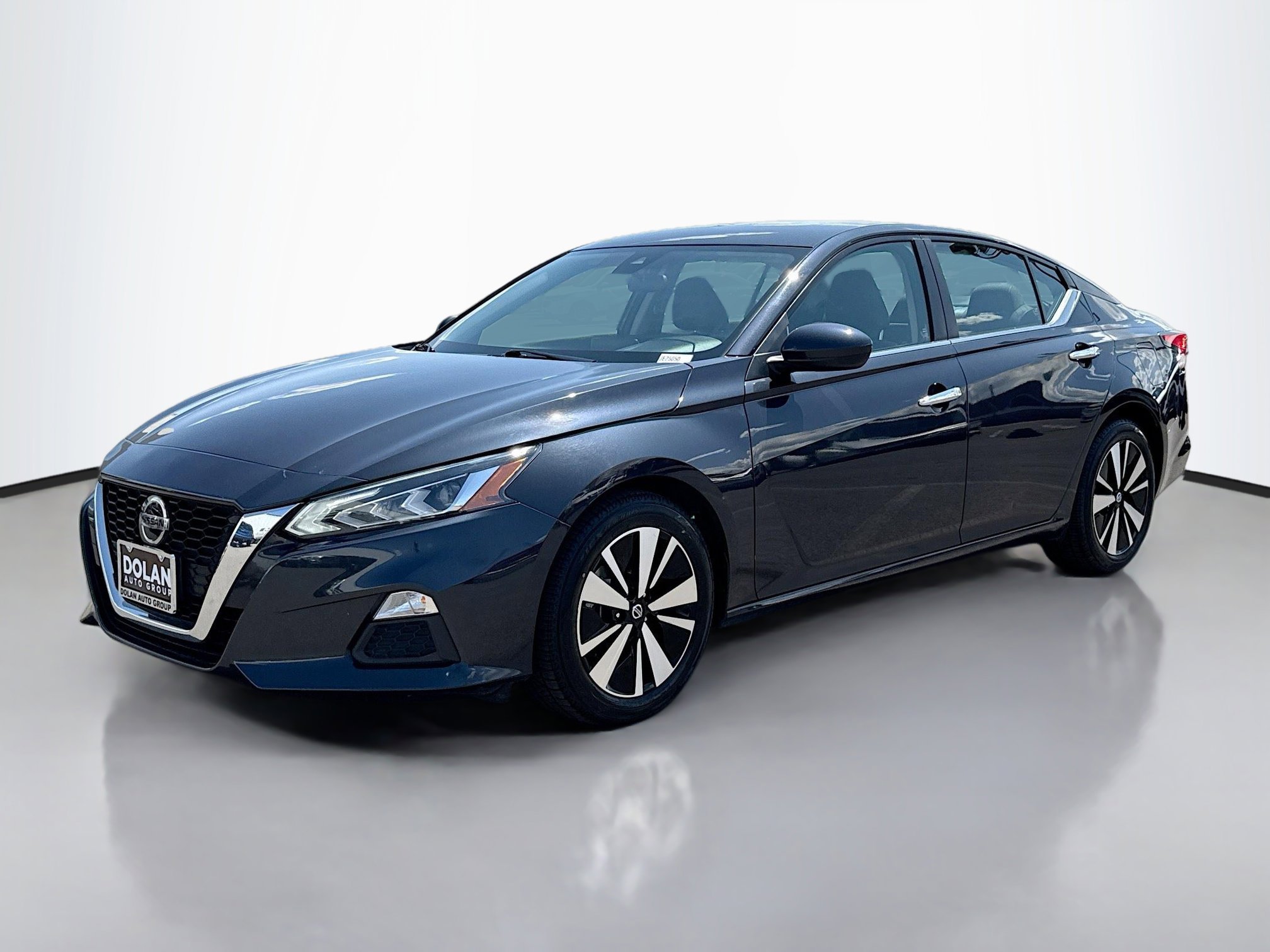 Used 2022 Nissan Altima SV with VIN 1N4BL4DV0NN363122 for sale in Fernley, NV