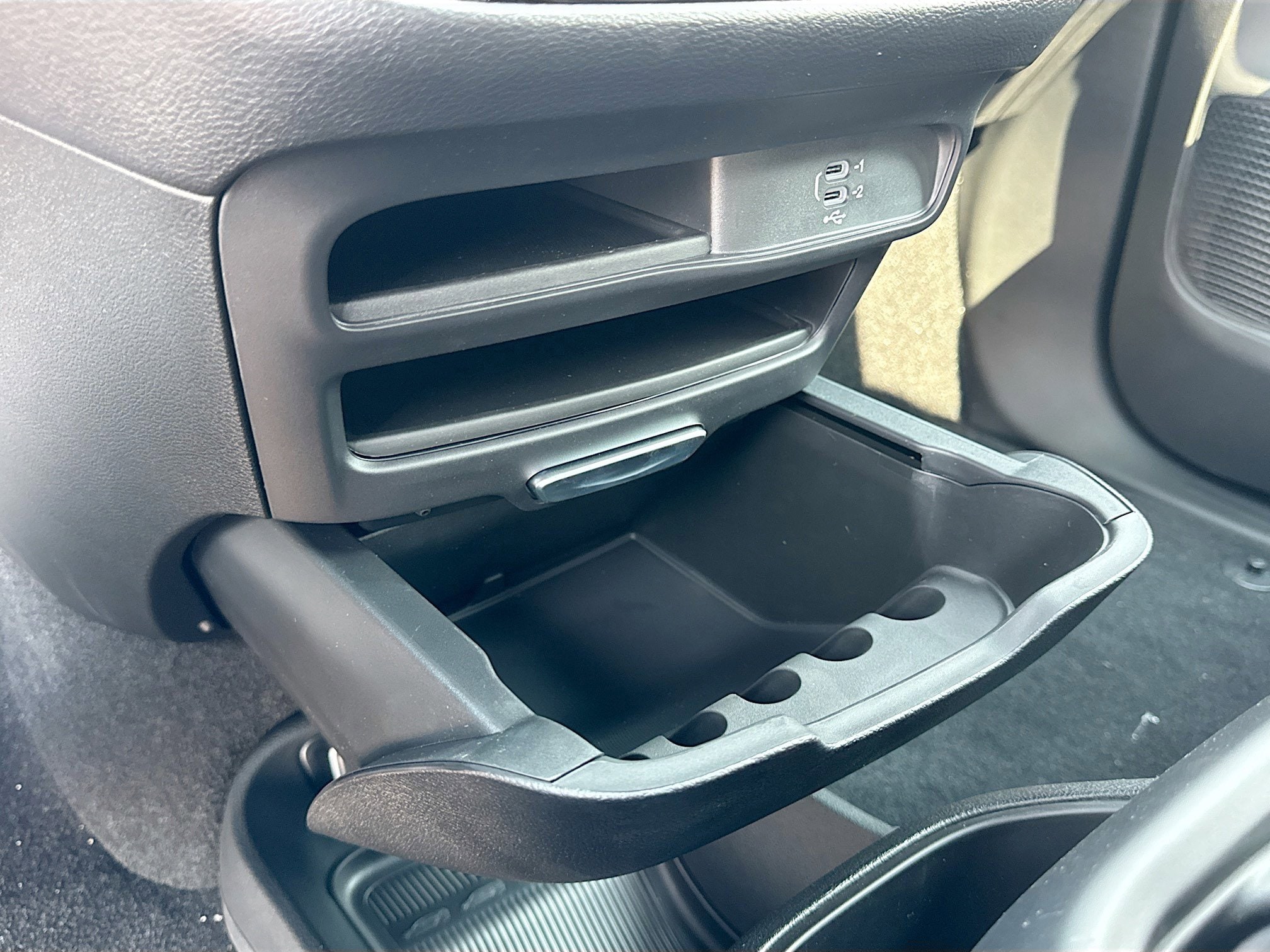 2026 Chrysler Voyager LX - Photo 24