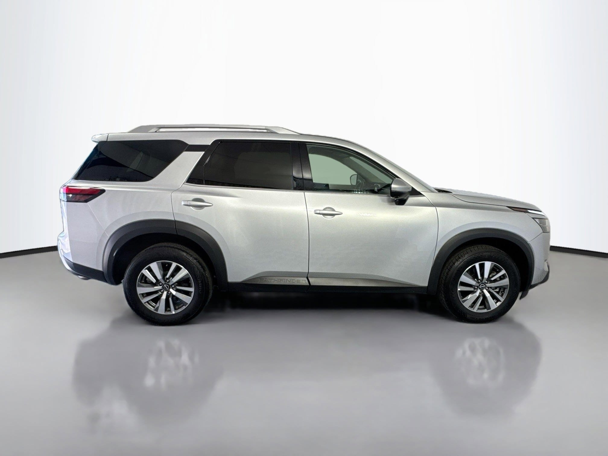 2025 Nissan Pathfinder SL - Photo 25