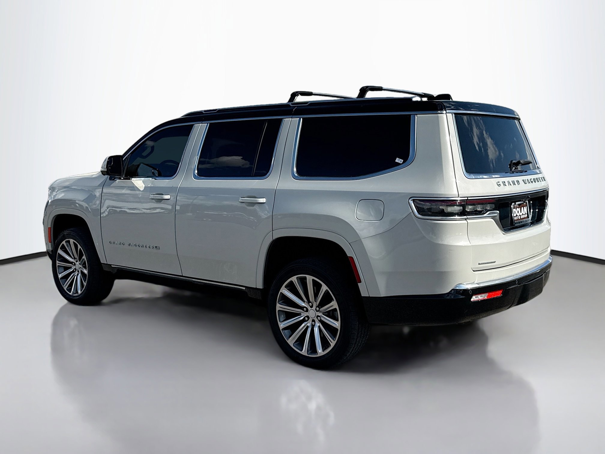 2022 Jeep Grand Wagoneer II photo 3