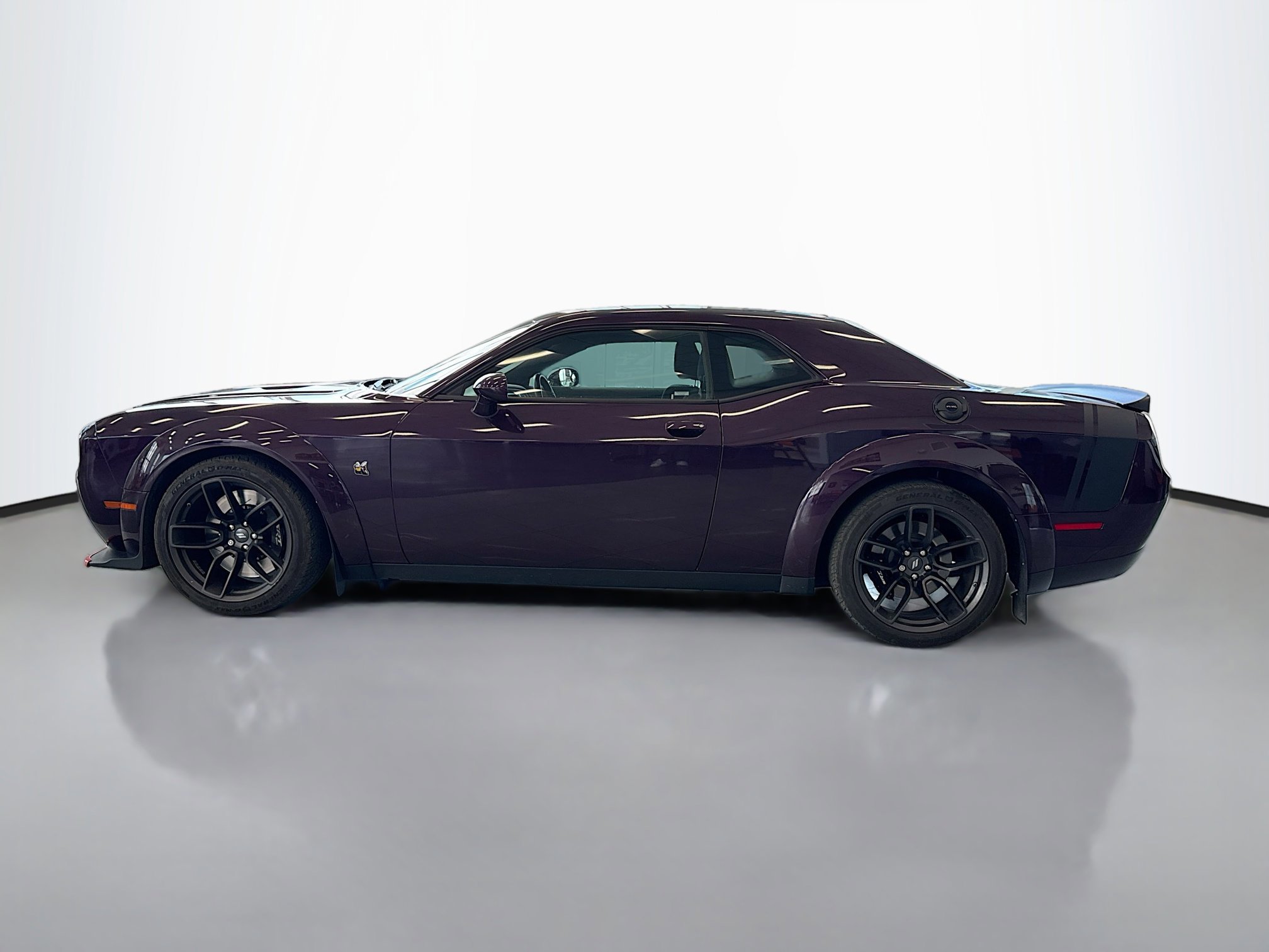 2022 Dodge Challenger R/T Scat Pack Widebody photo 3