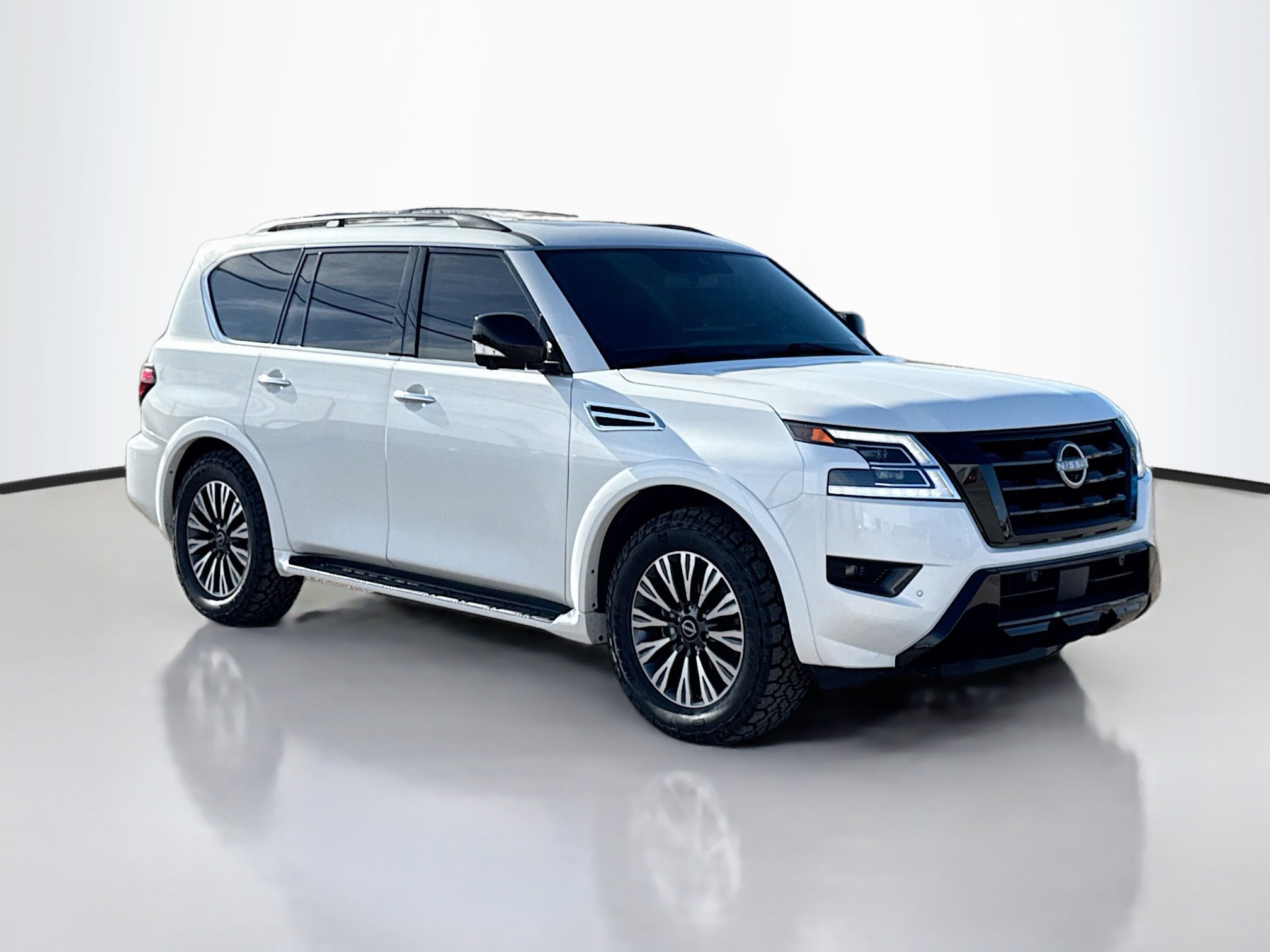 2023 Nissan Armada SL's photo