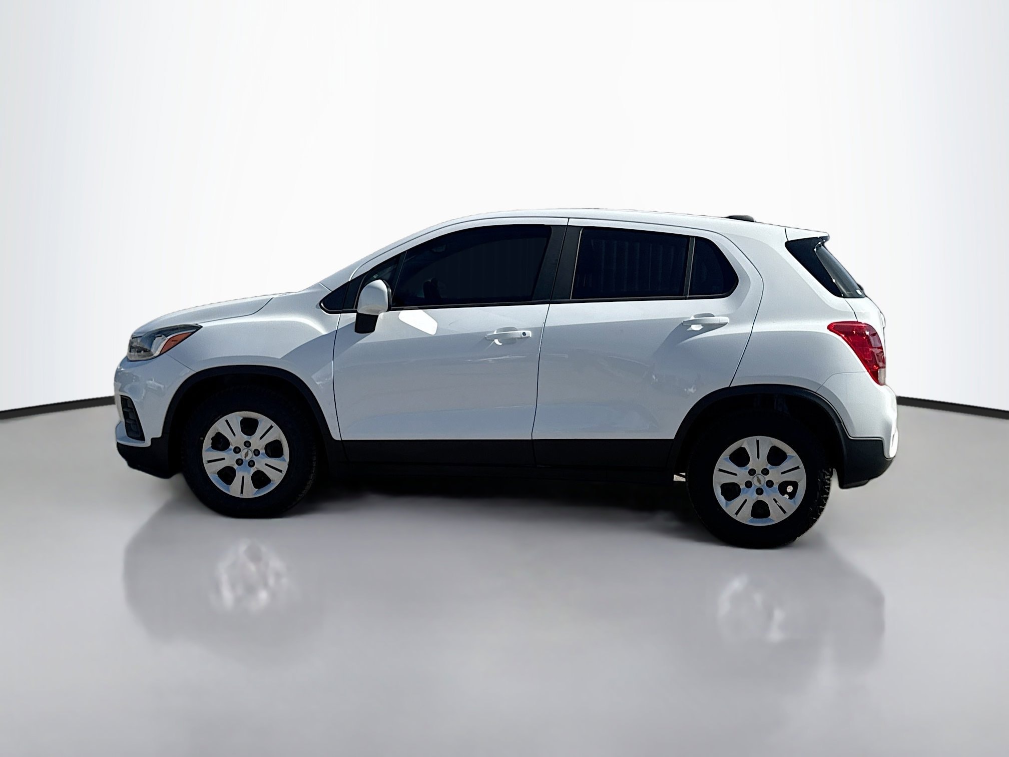 Used 2019 Chevrolet Trax LS with VIN 3GNCJKSBXKL151042 for sale in Fernley, NV