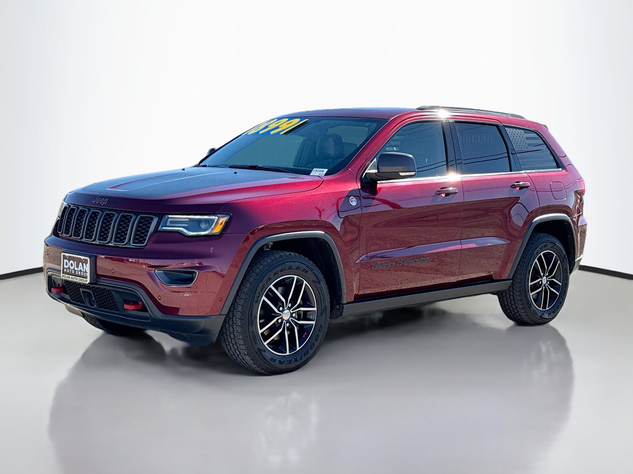2018 Jeep Grand Cherokee Trailhawk Sport photo 2