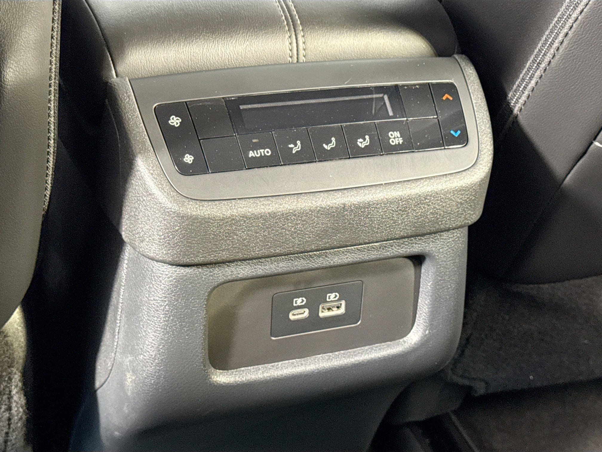 2025 Nissan Pathfinder SL - Photo 30