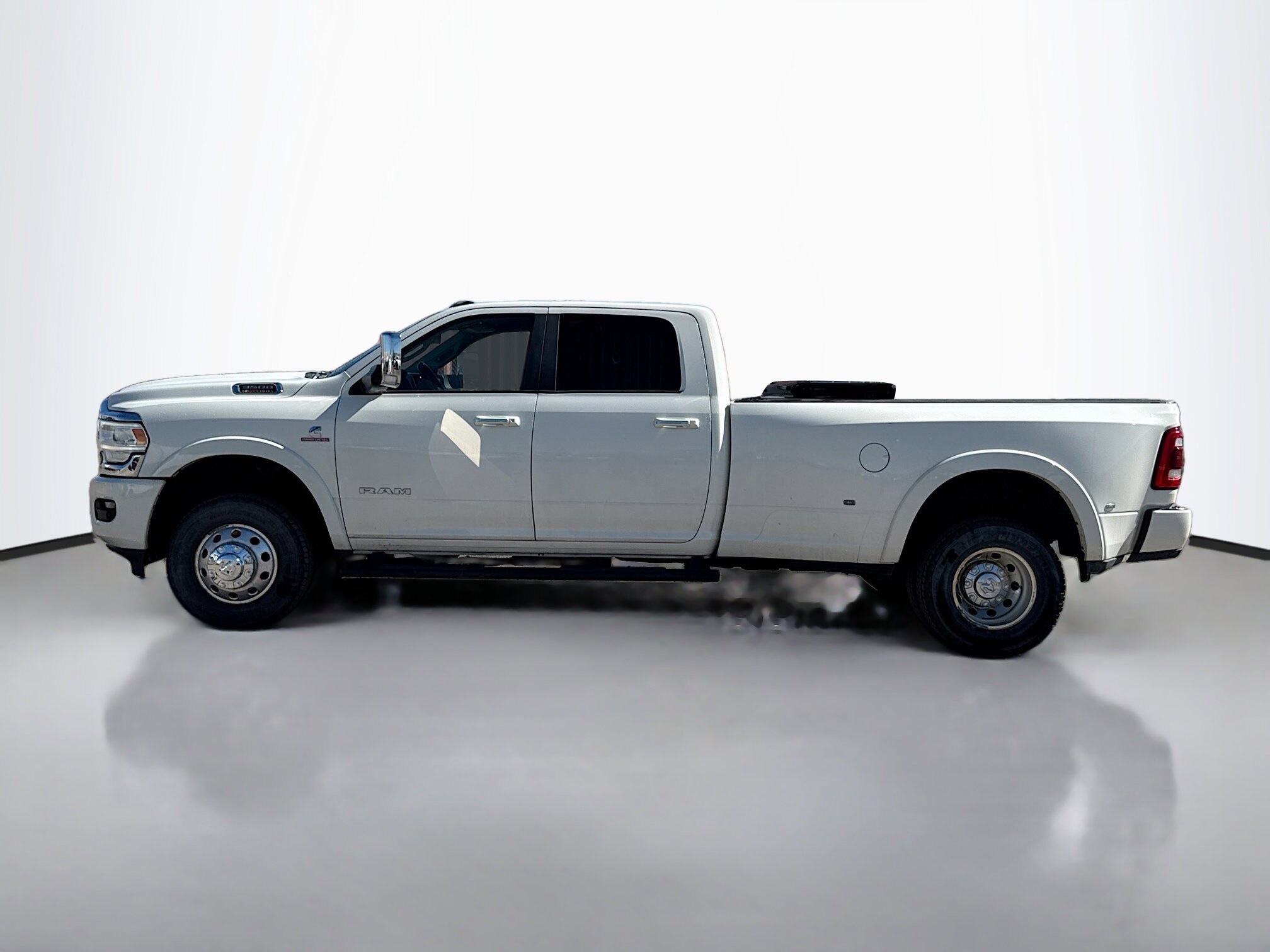 2021 Ram 3500 Laramie photo 3